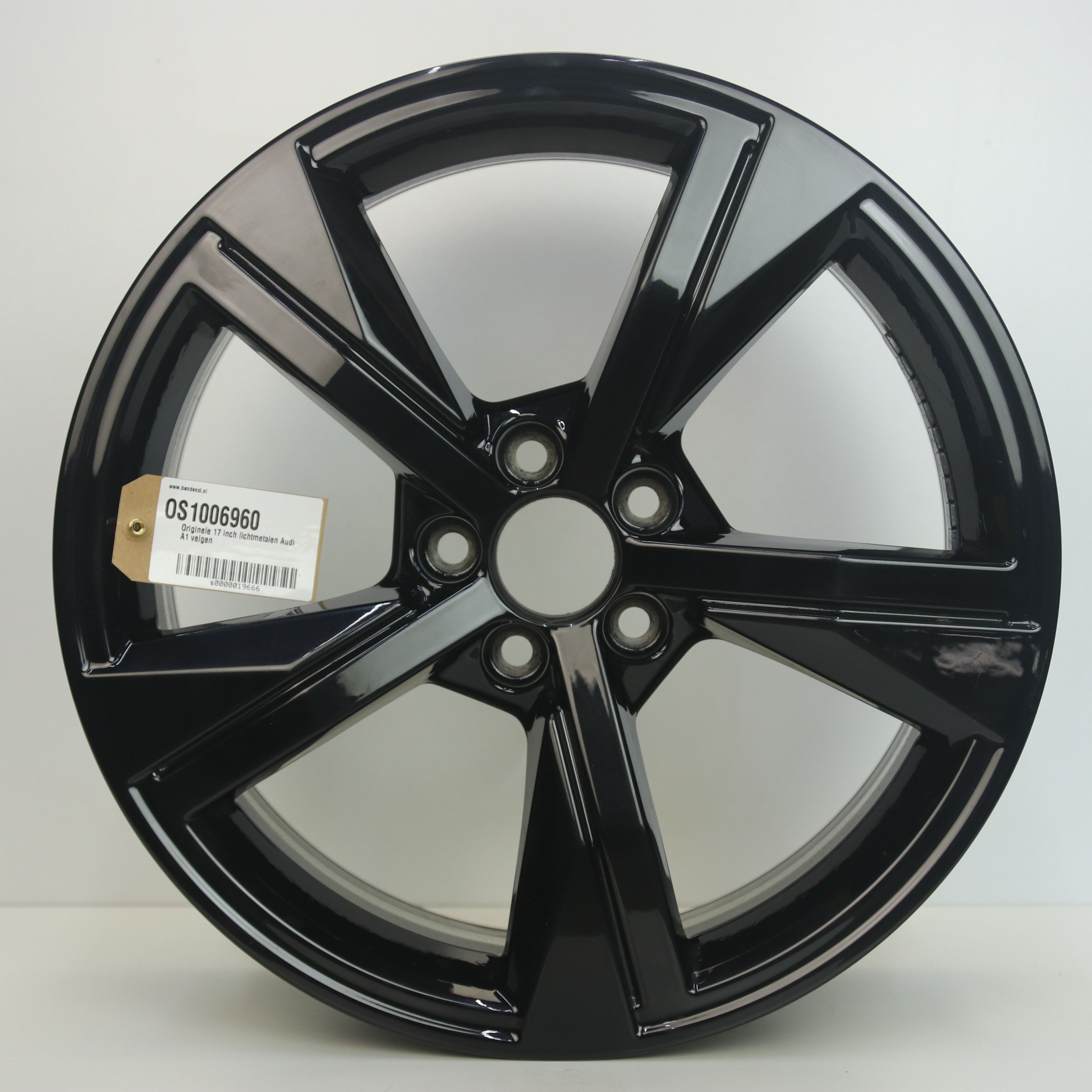 OS1006960 Originele 17 inch lichtmetalen Audi A1 velgen 7.50X17 5X100 ET46.0 NB57.10 Zwart