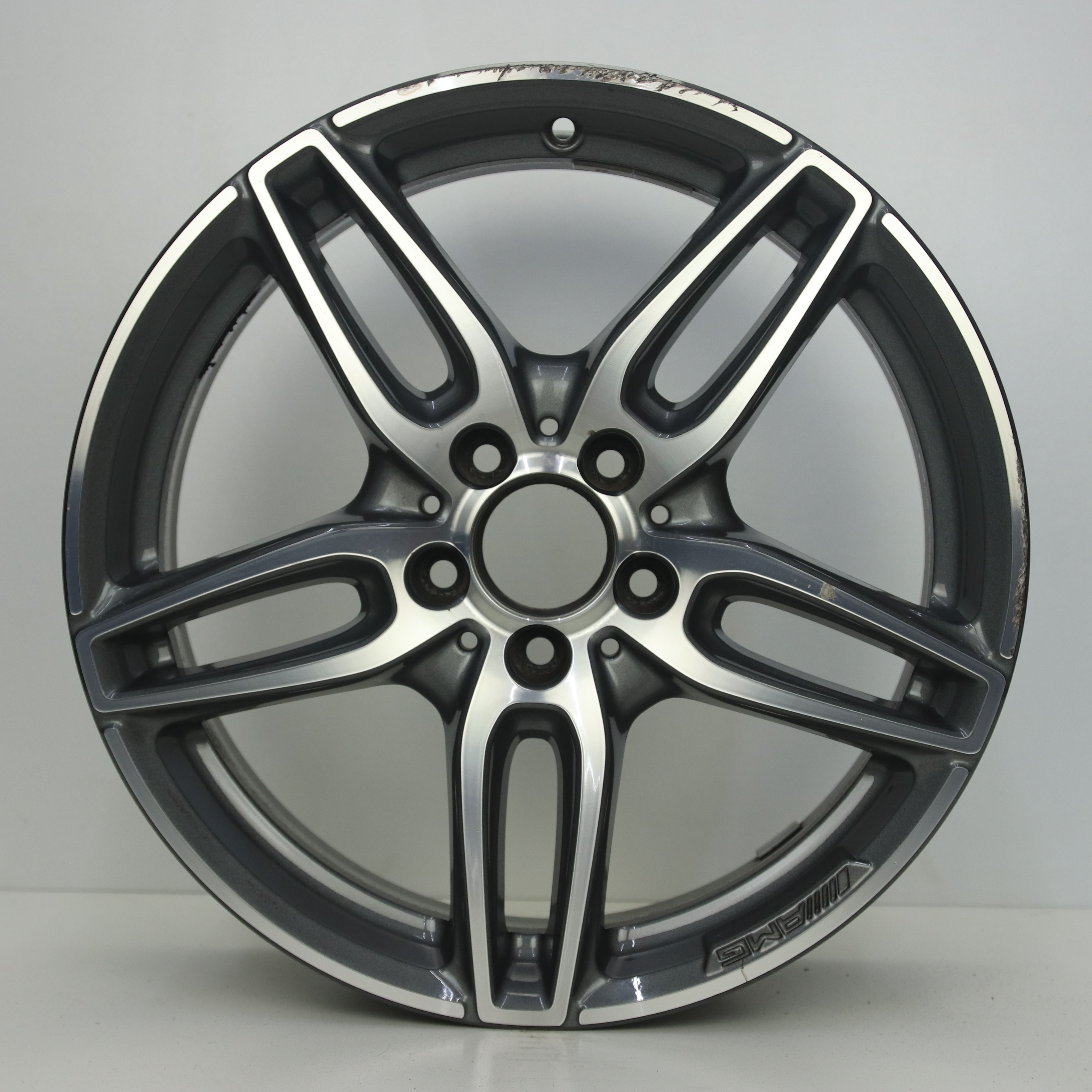IN1003225 Originele 18 inch lichtmetalen Mercedes-Benz CLA-klasse AMG velgen 7.50X18 5X112 ET52.0 NB66.60 Antraciet Gepolijst