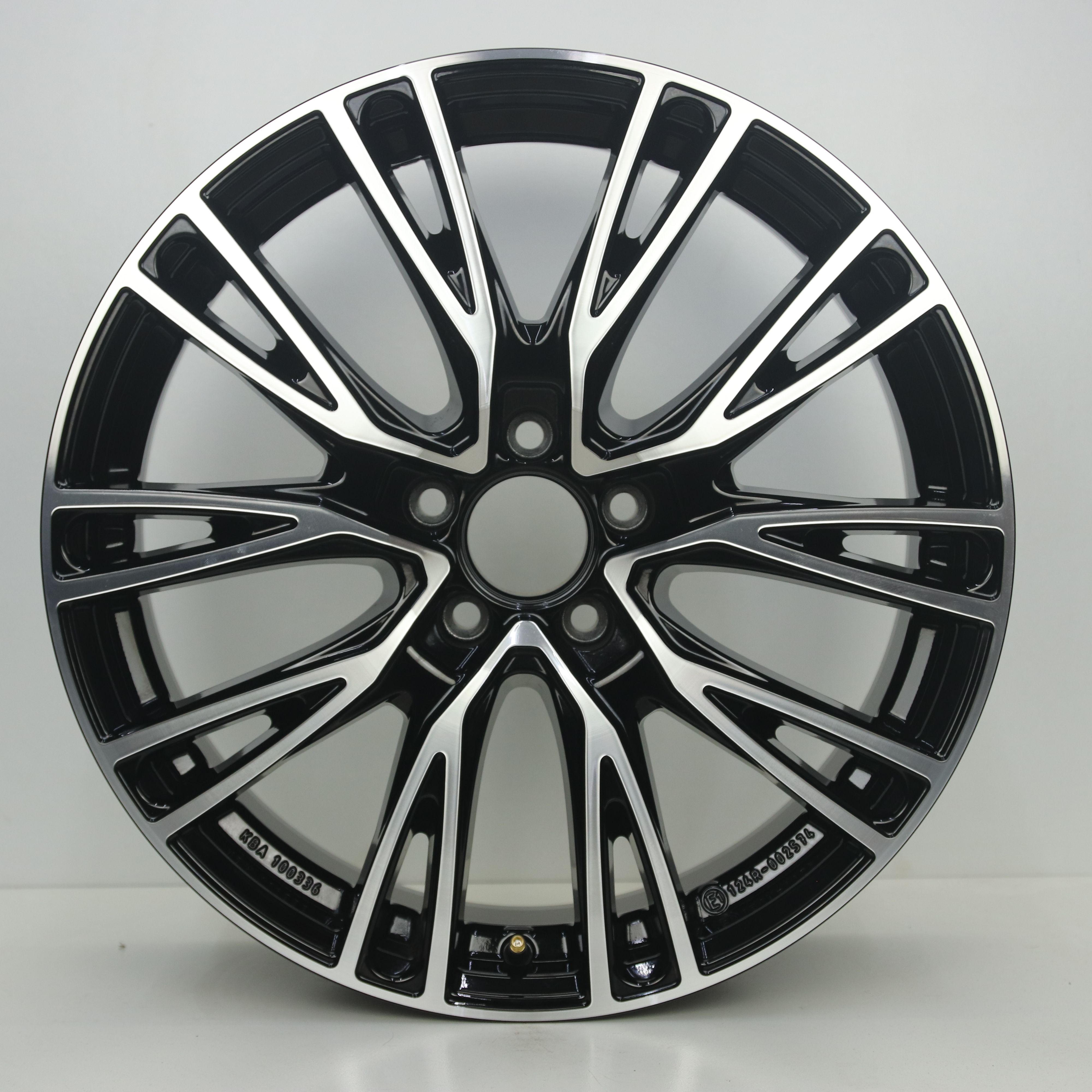 OS1008282 Set 19 inch lichtmetalen AEZ Seattle dark velgen (breedset) 8.00X19 5X112 ET36.0 NB66.60 Zwart gepolijst