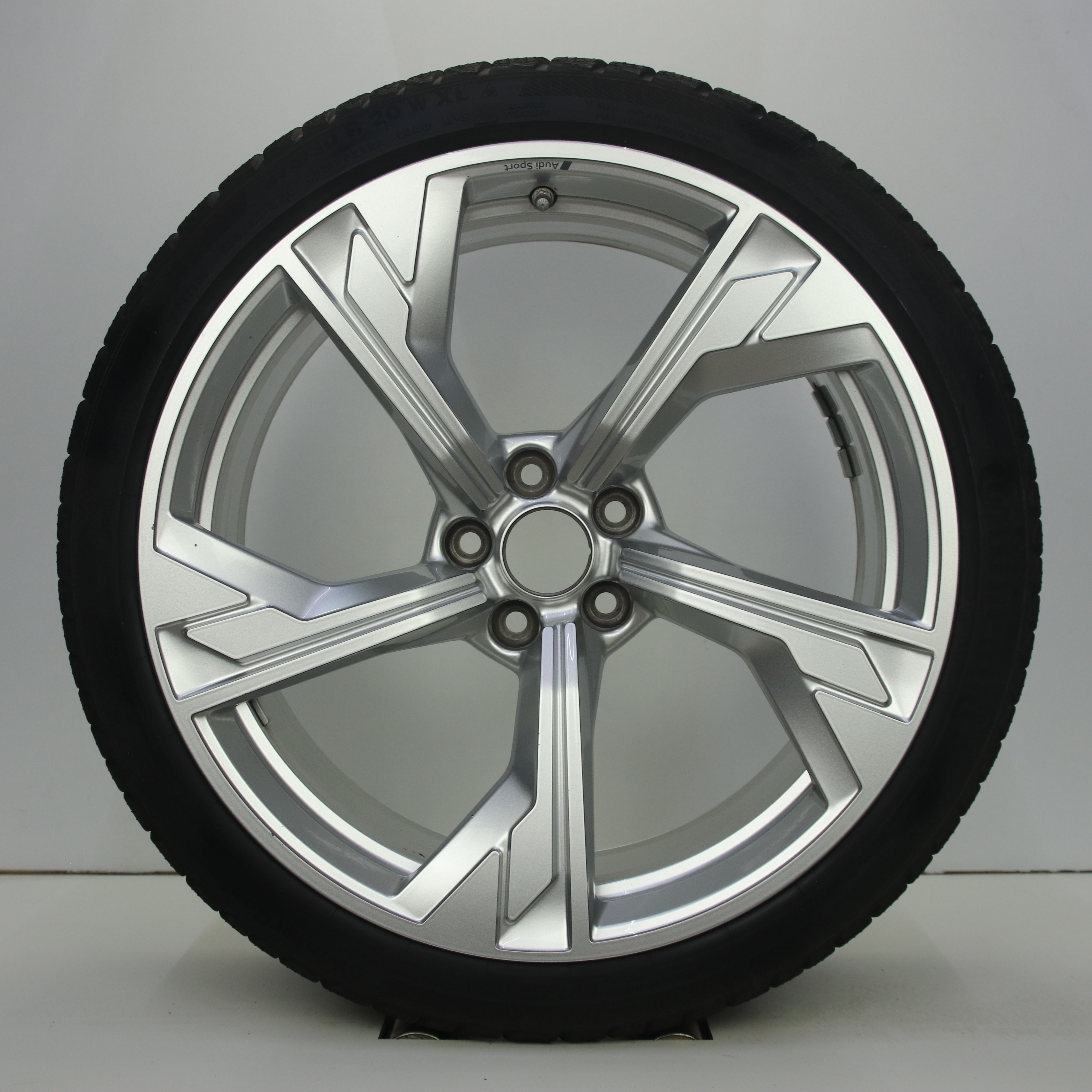 OS1008435 Originele 20 inch lichtmetalen Audi RS4/RS5 velgen 9.00X20 5X112 ET22.0 NB66.60 Zilver