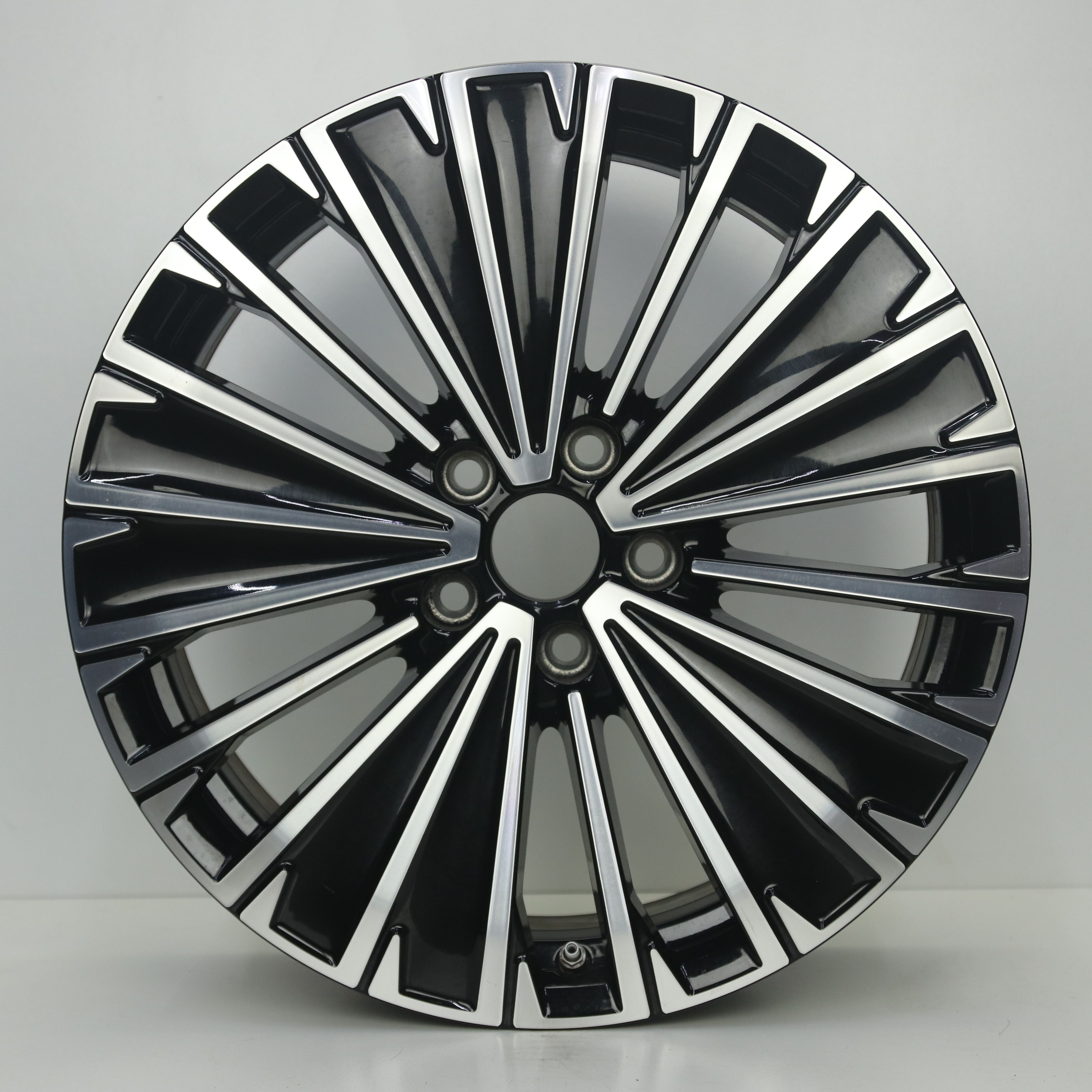 OS1008348 Originele 18 inch lichtmetalen Volkswagen Tiguan (Napoli) velgen 7.50X18 5X112 ET40.0 NB57.10 Zwart gepolijst