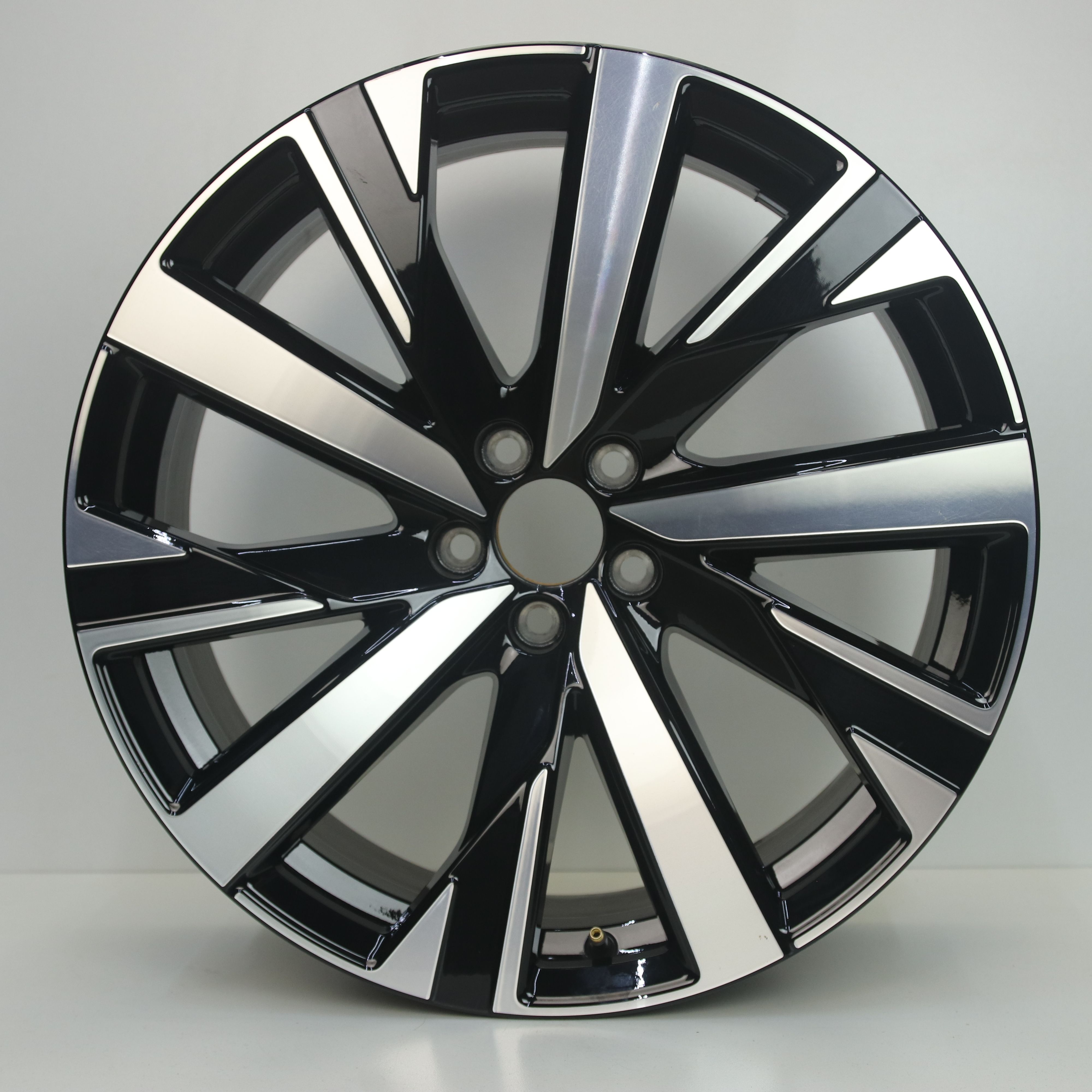 IN1003055 Originele 20 inch lichtmetalen Volvo XC90 velgen 9.00X20 5X108 ET38.5 NB63.40 Zwart gepolijst