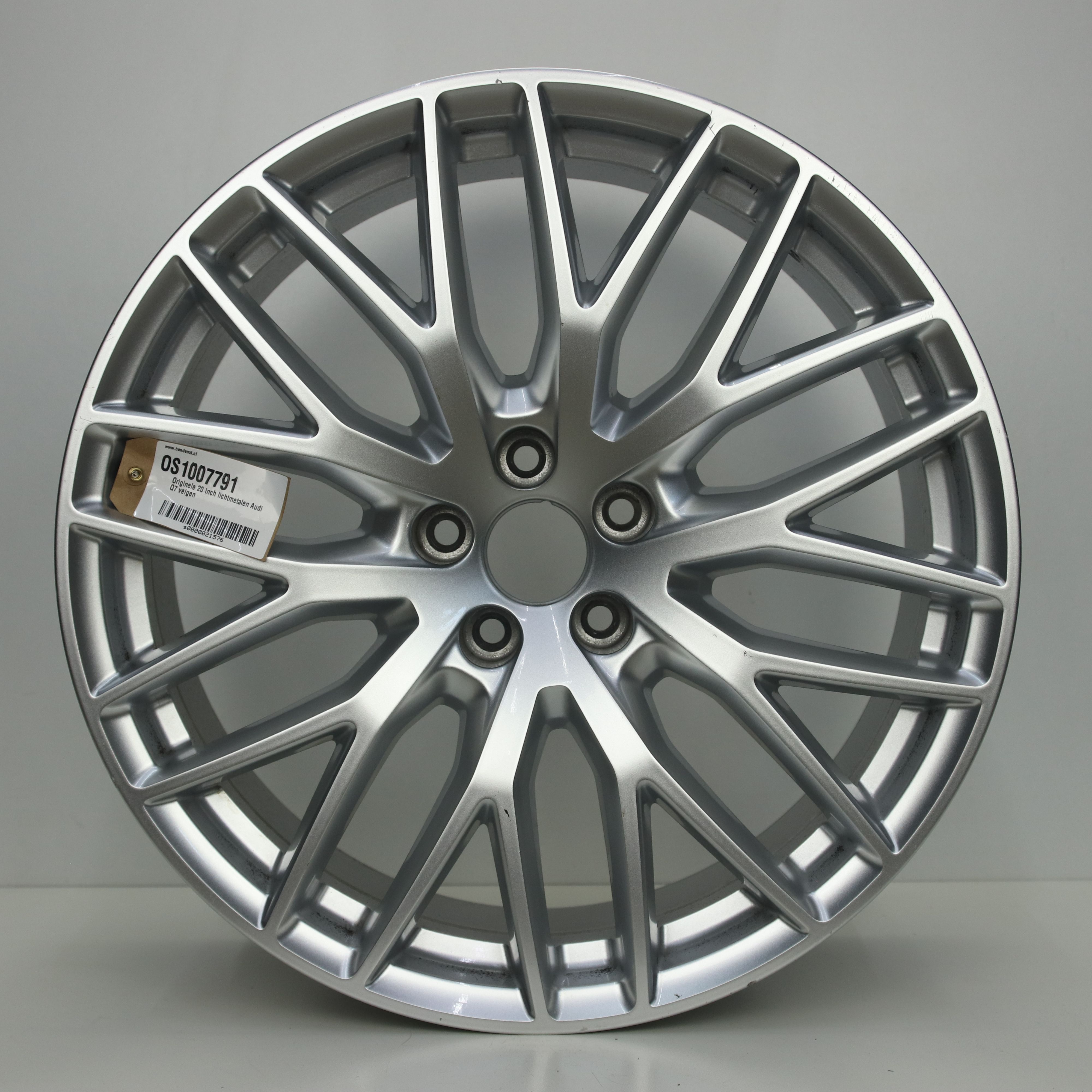 OS1007791 Originele 20 inch lichtmetalen Audi Q7 velgen 9.00X20 5X112 ET33.0 NB66.50 Zilver