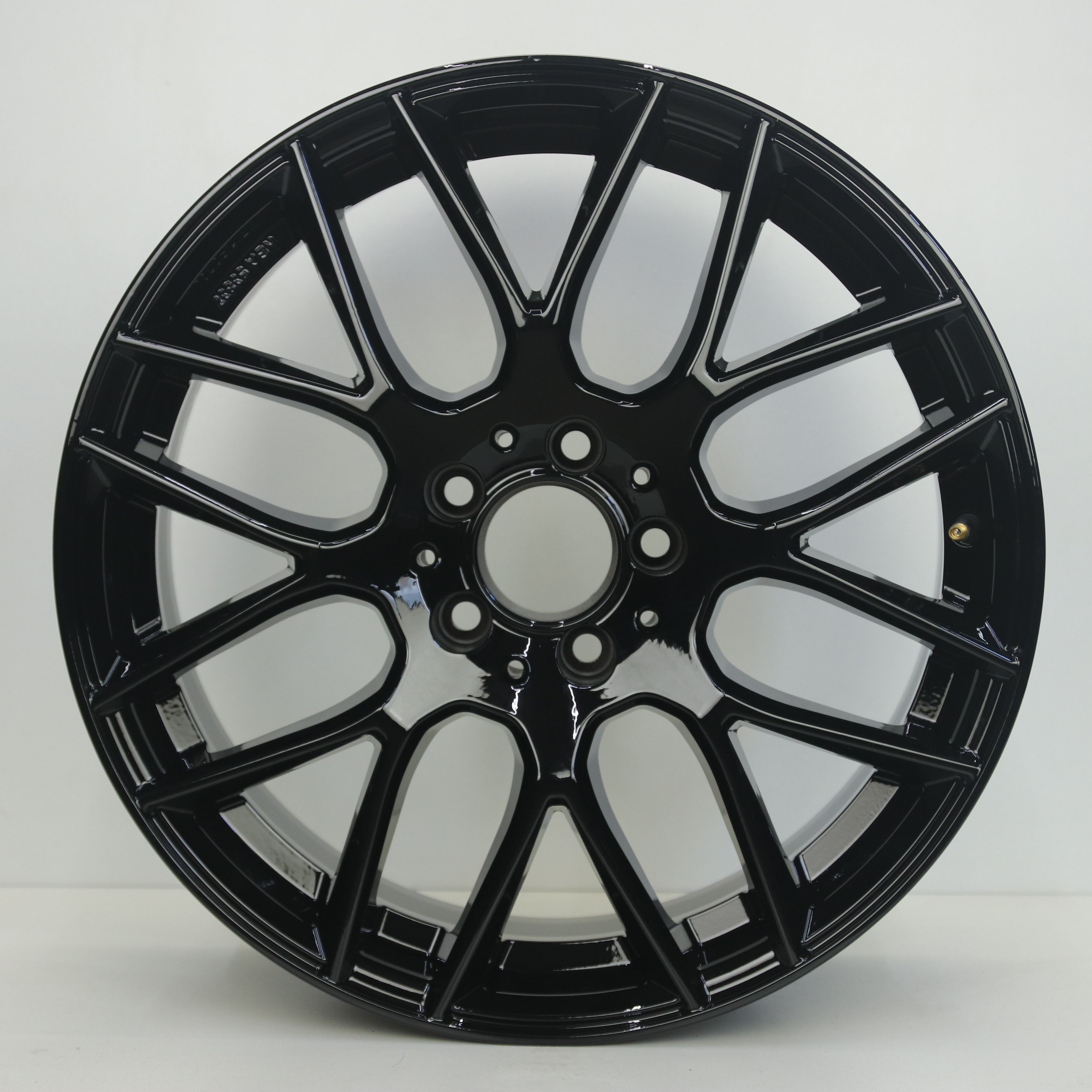 OS1008038 Set 18 inch lichtmetalen GMP Berghem velgen 8.00X18 5X112 ET45.0 NB66.60 Zwart
