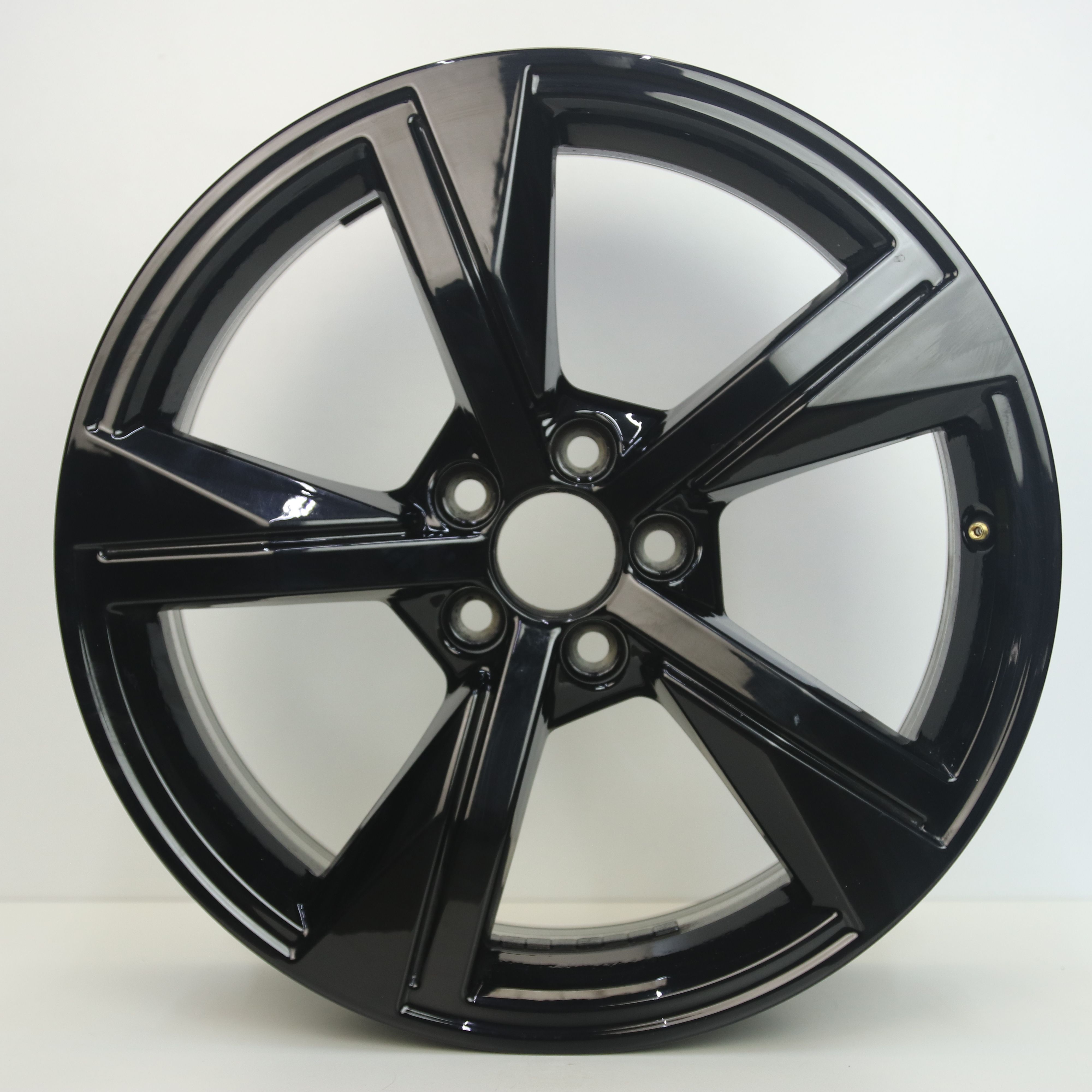 OS1006960 Originele 17 inch lichtmetalen Audi A1 velgen 7.50X17 5X100 ET46.0 NB57.10 Zwart
