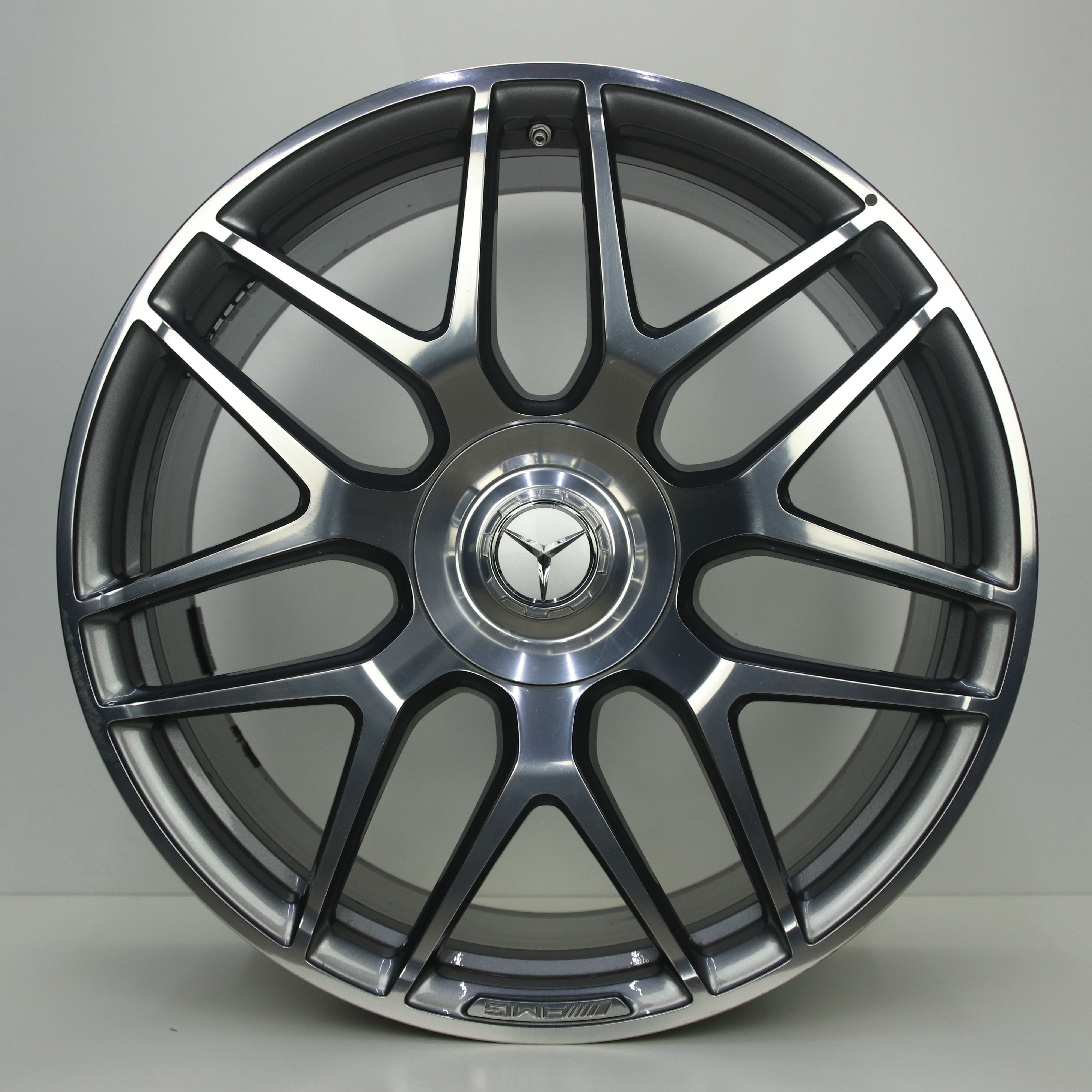 OS1008564 Originele 22 inch lichtmetalen Mercedes-Benz G-klasse G63 AMG velgen 10.00X22 5X130 ET39.0 NB84.10 Antraciet gepolijst