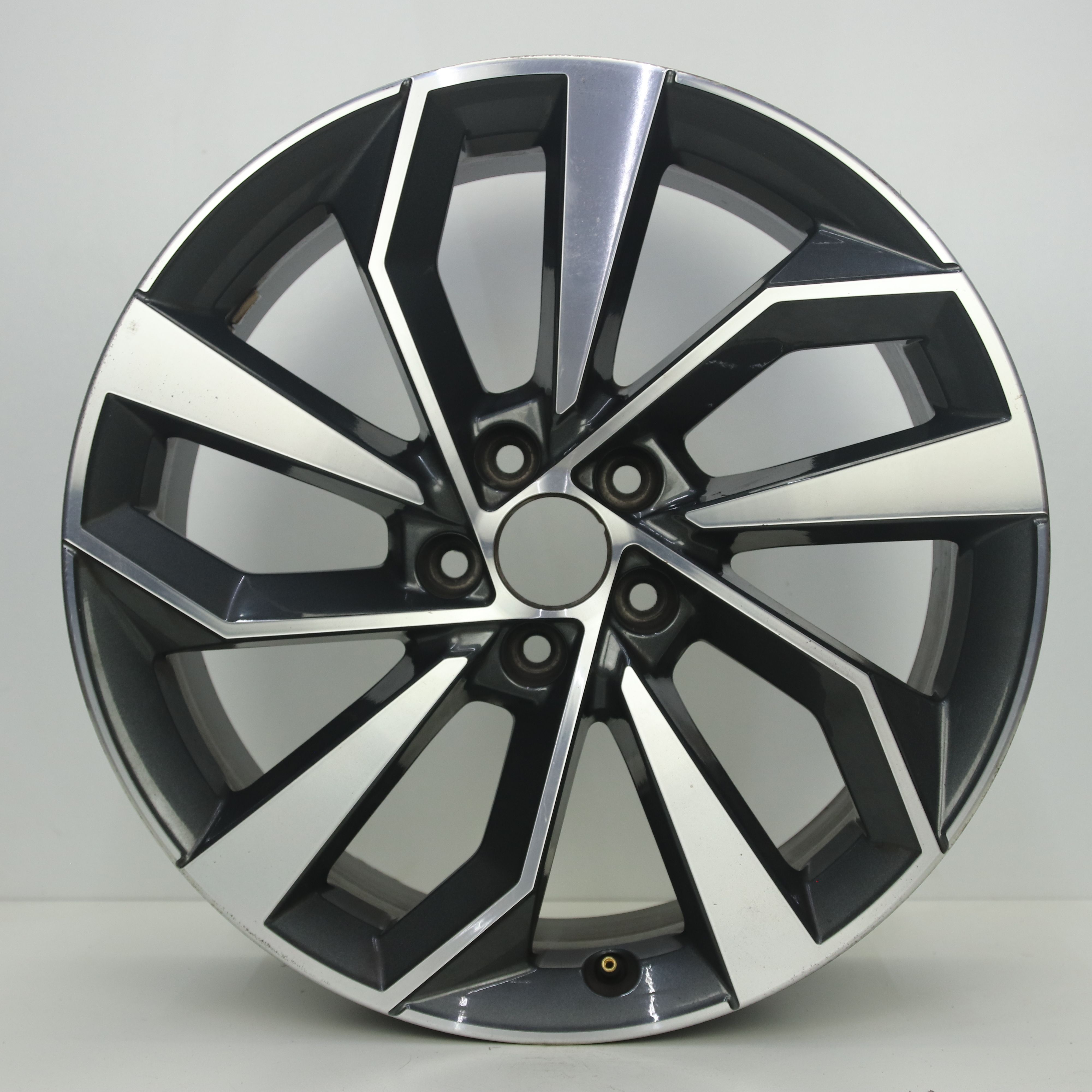 OS1008441 Originele 19 inch lichtmetalen Audi Q5 velgen 8.00X19 5X112 ET39.0 NB66.60 Antraciet gepolijst