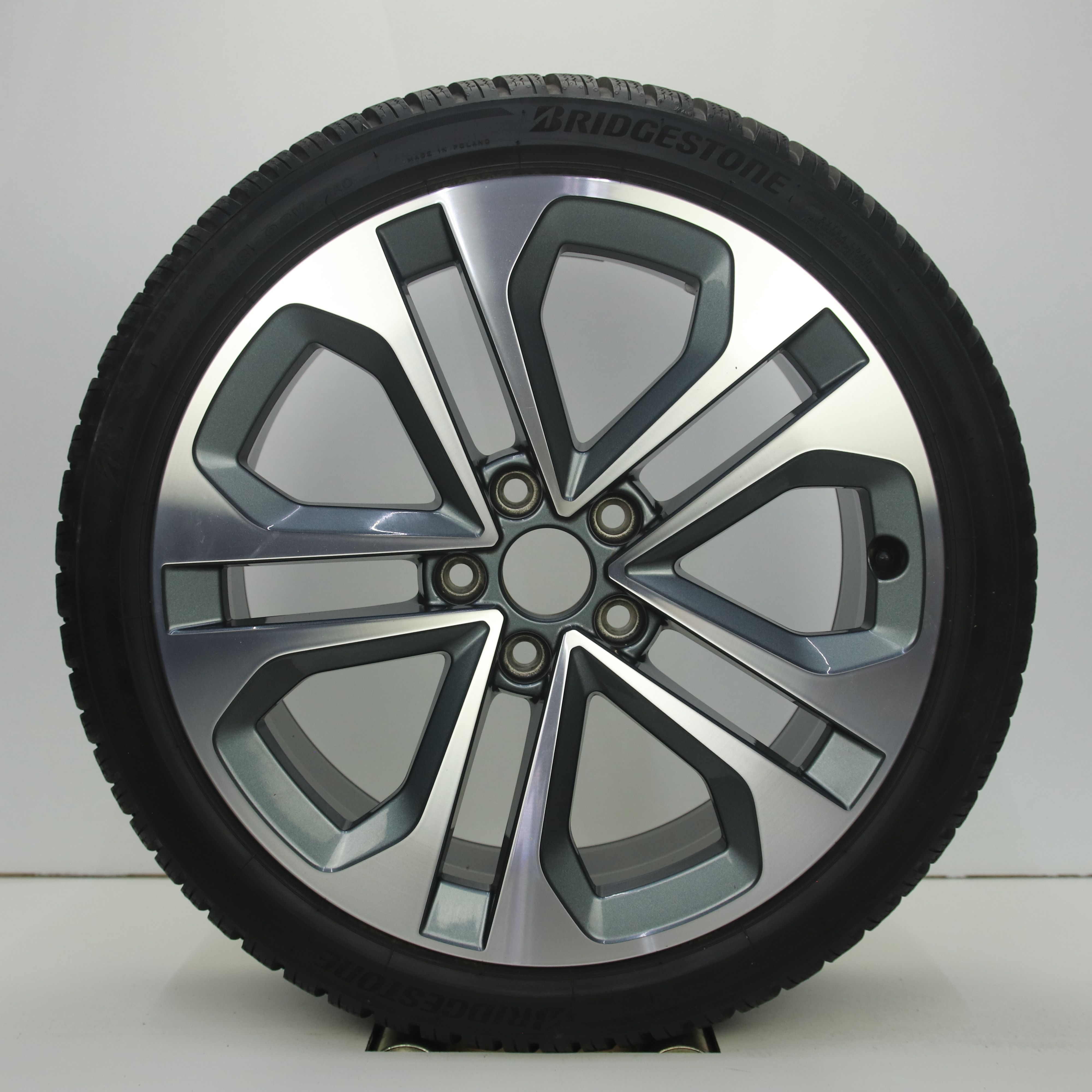 OS1008436 Originele 18 inch lichtmetalen Audi A3 velgen 8.00X18 5X112 ET46.0 NB57.10 Antraciet gepolijst