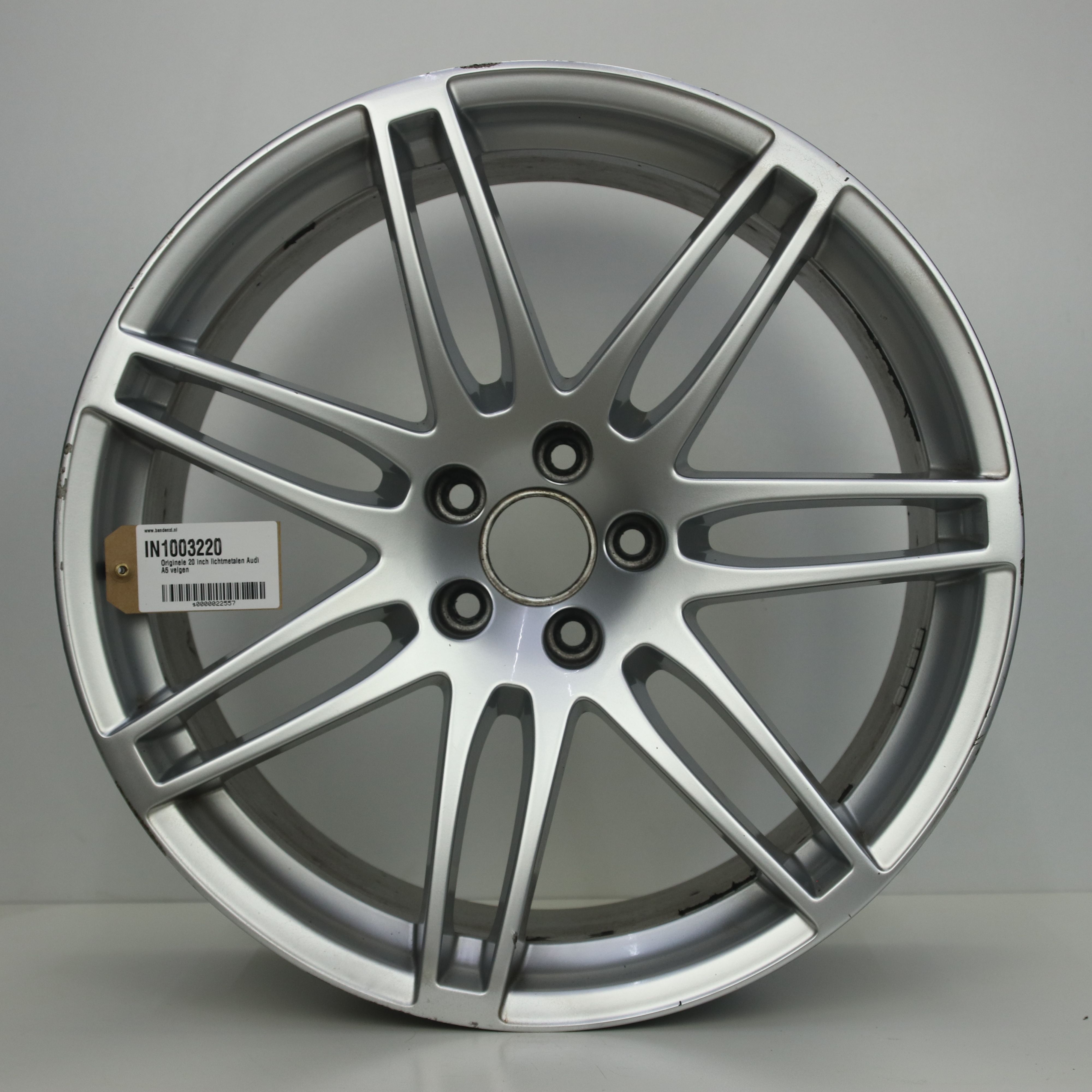 IN1003220 Originele 20 inch lichtmetalen Audi A5 velgen 9.00X20 5X112 ET29.0 NB66.60 Zilver