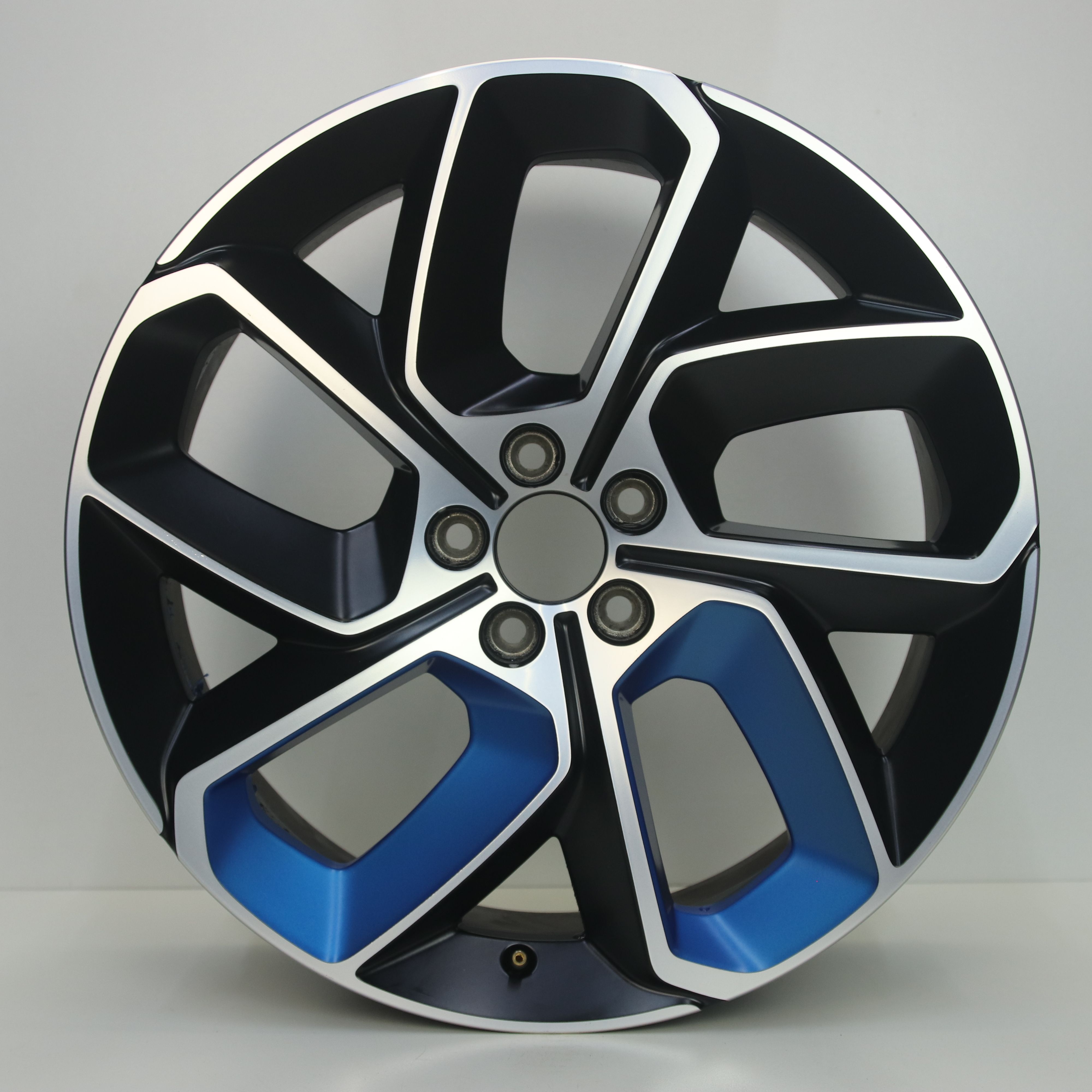 IN1002909 Set 20 inch lichtmetalen Lynk en Co velgen 8.00X20 5X108 ET52.0 NB63.40 Mat zwart gepolijst