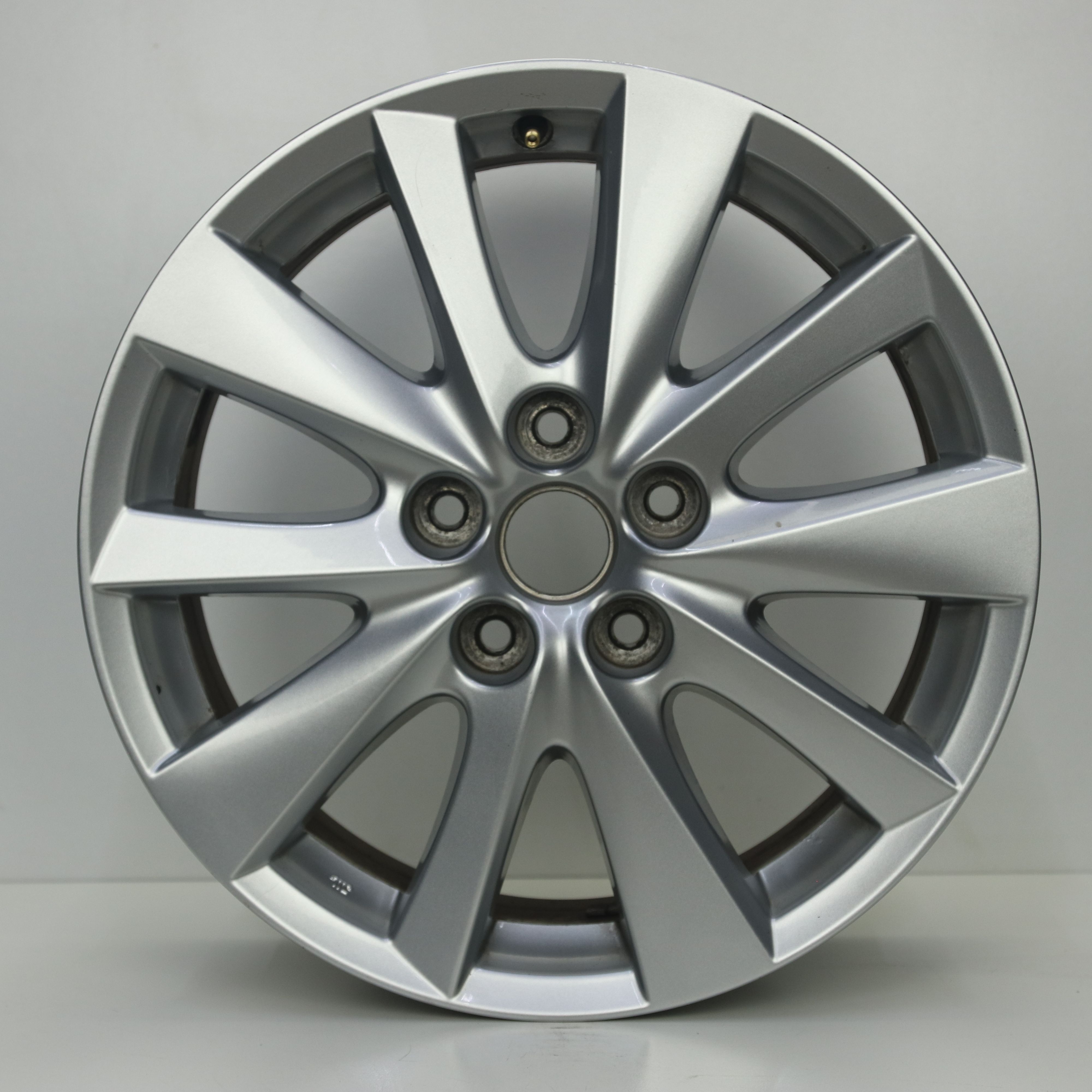 IN1003313 Originele 17 inch lichtmetalen Mazda CX-5 velgen 7.00X17 5X114.3 ET50.0 NB67.10 Zilver