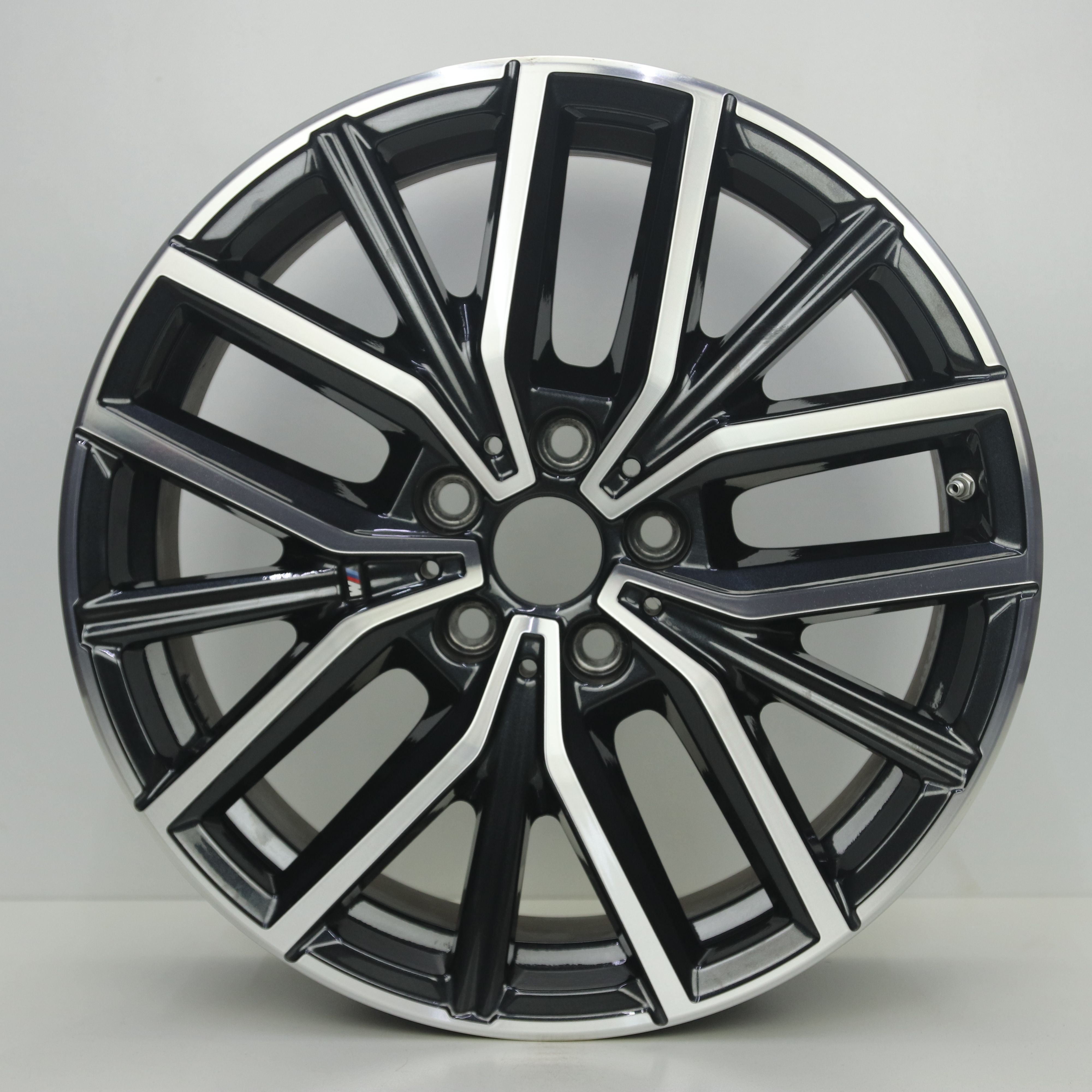 OS1008243 Originele 18 inch lichtmetalen BMW X1 styling 838M velgen 7.50X18 5X112 ET50.0 NB66.60 Antraciet gepolijst