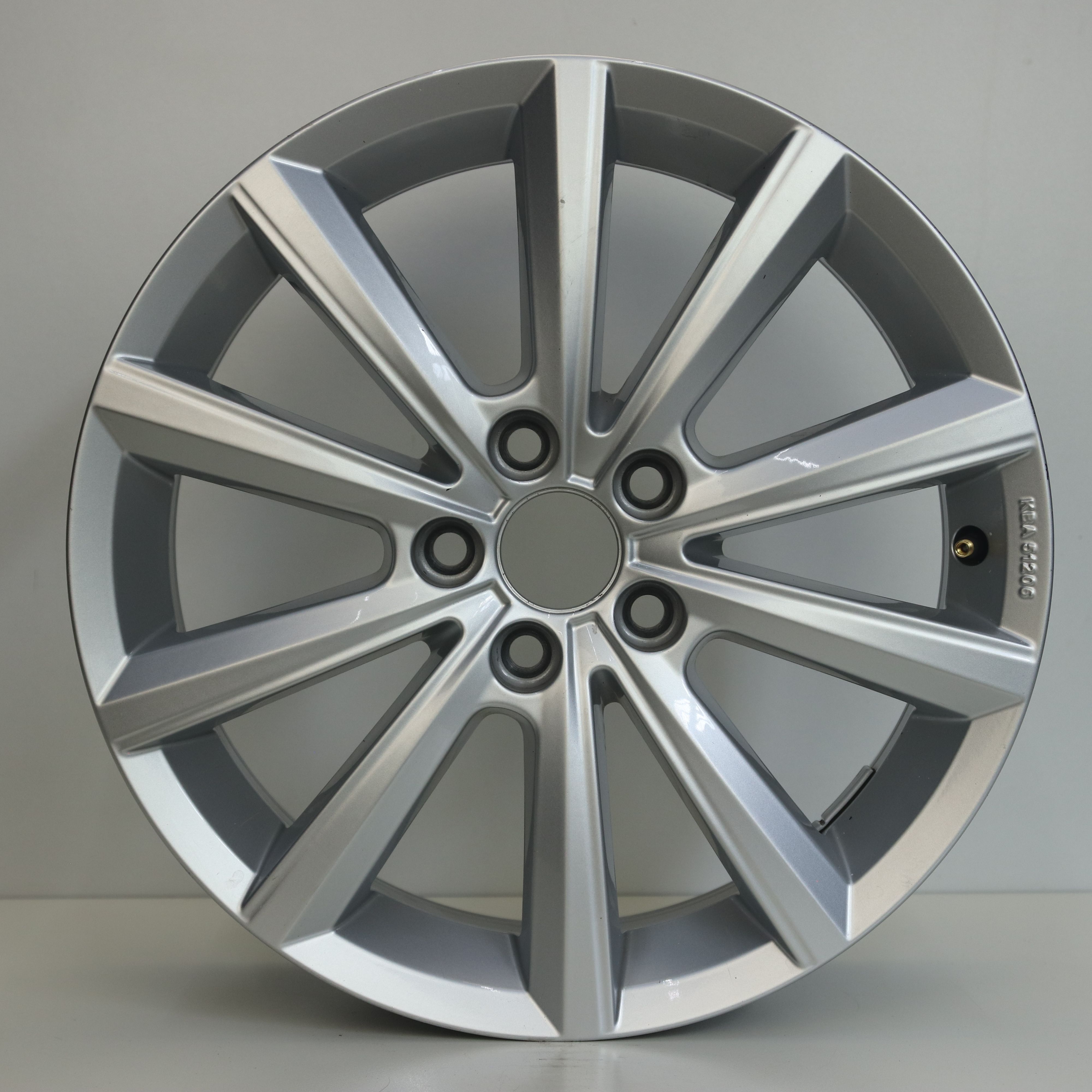 OS1006992 Originele 16 inch lichtmetalen Volkswagen Polo velgen 6.00X16 5X100 ET45.0 NB57.10 Zilver
