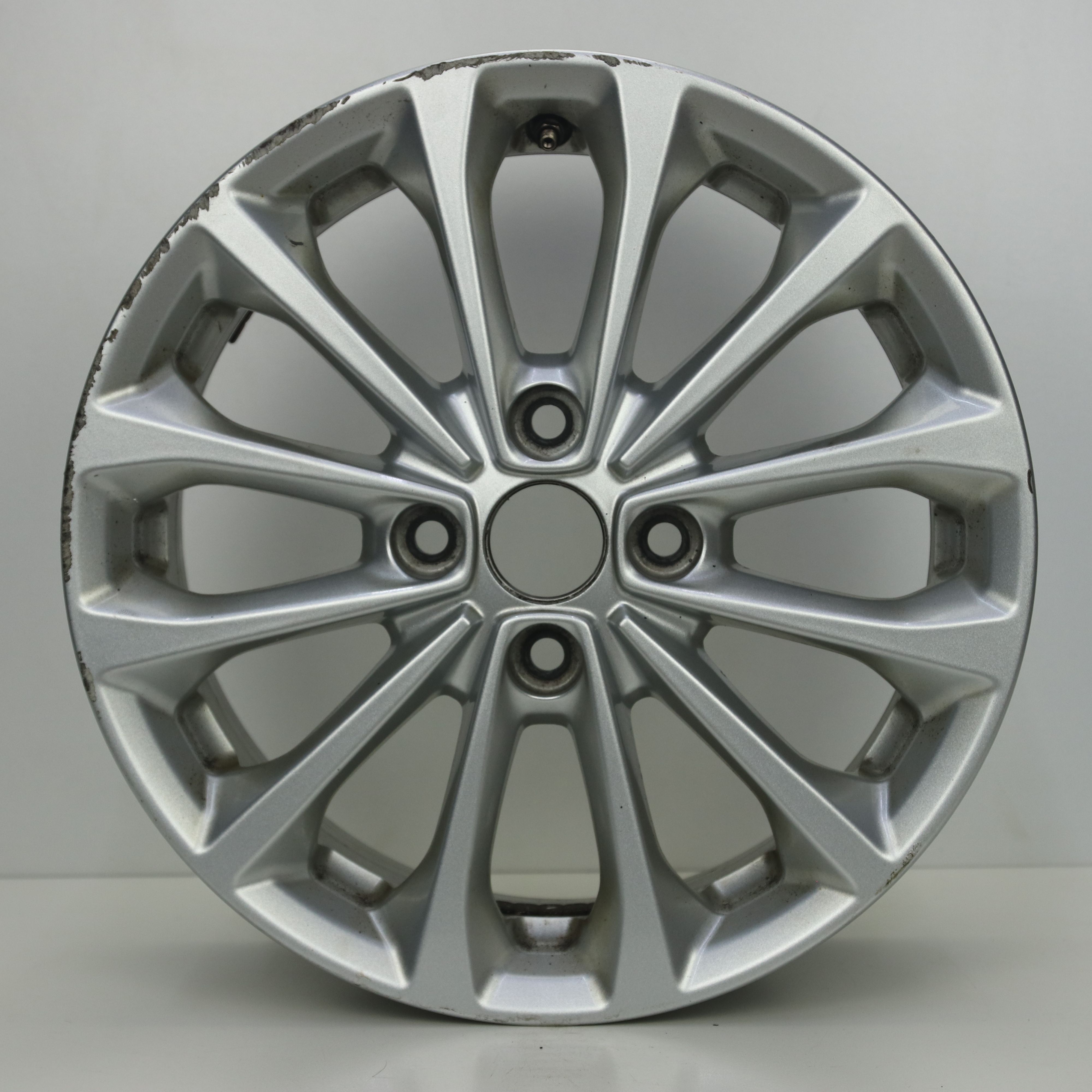 OS1008395 Originele 16 inch lichtmetalen Ford Fiesta velgen 6.50X16 4X108 ET47.5 NB63.40 Zilver
