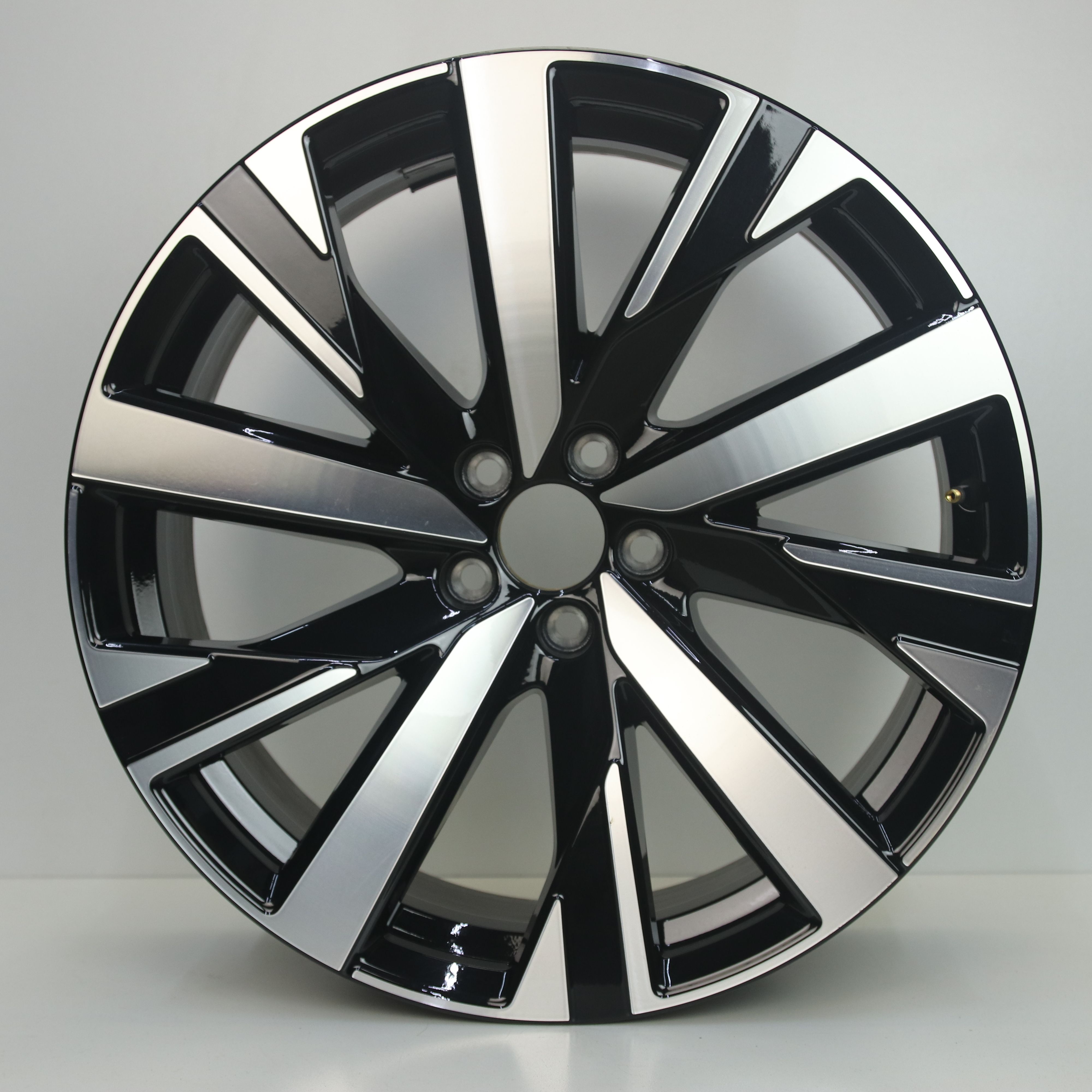 IN1003055 Originele 20 inch lichtmetalen Volvo XC90 velgen 9.00X20 5X108 ET38.5 NB63.40 Zwart gepolijst