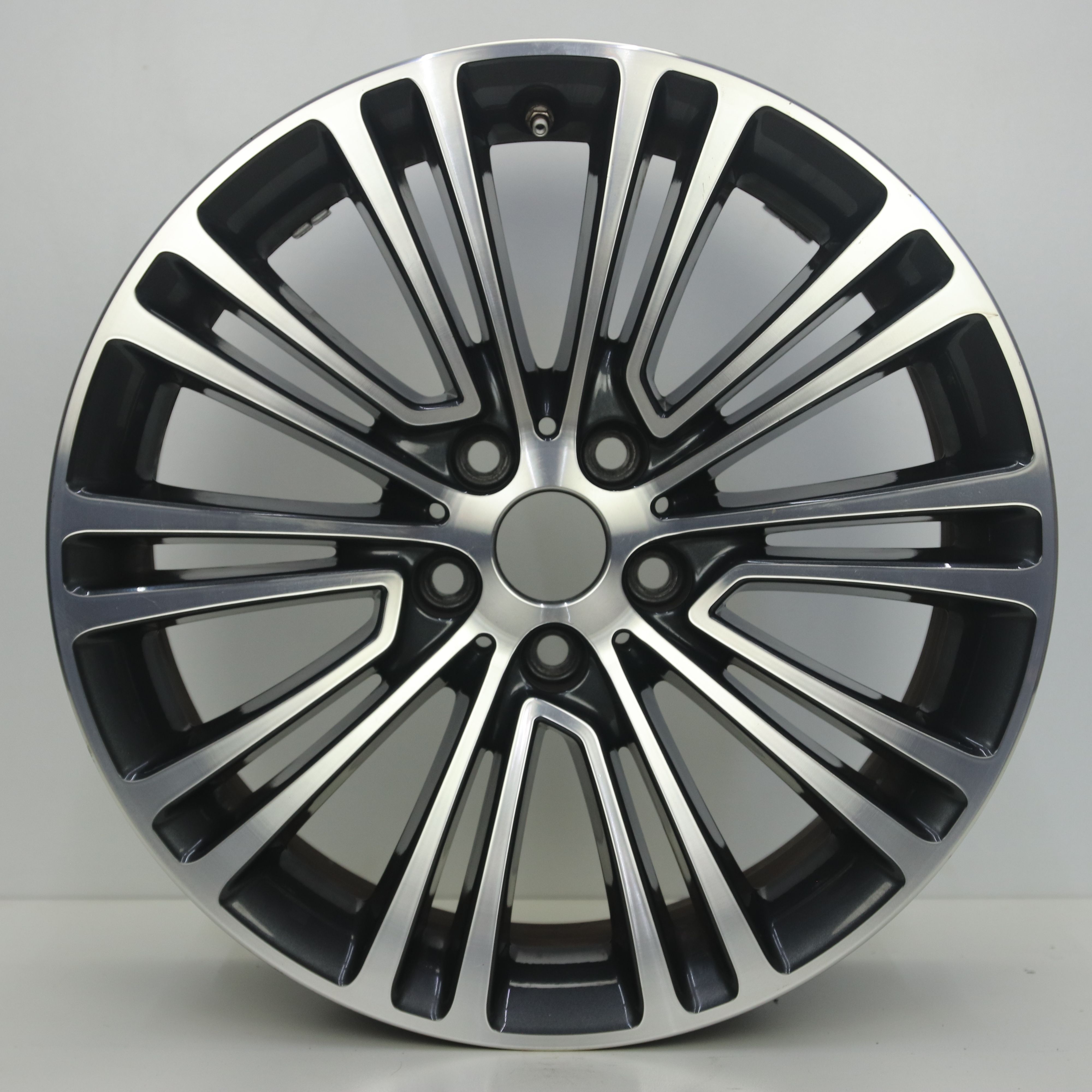 IN1003243 Originele 18 inch lichtmetalen BMW 5-serie styling 634 velgen 8.00X18 5X112 ET30.0 NB66.60 Antraciet Gepolijst