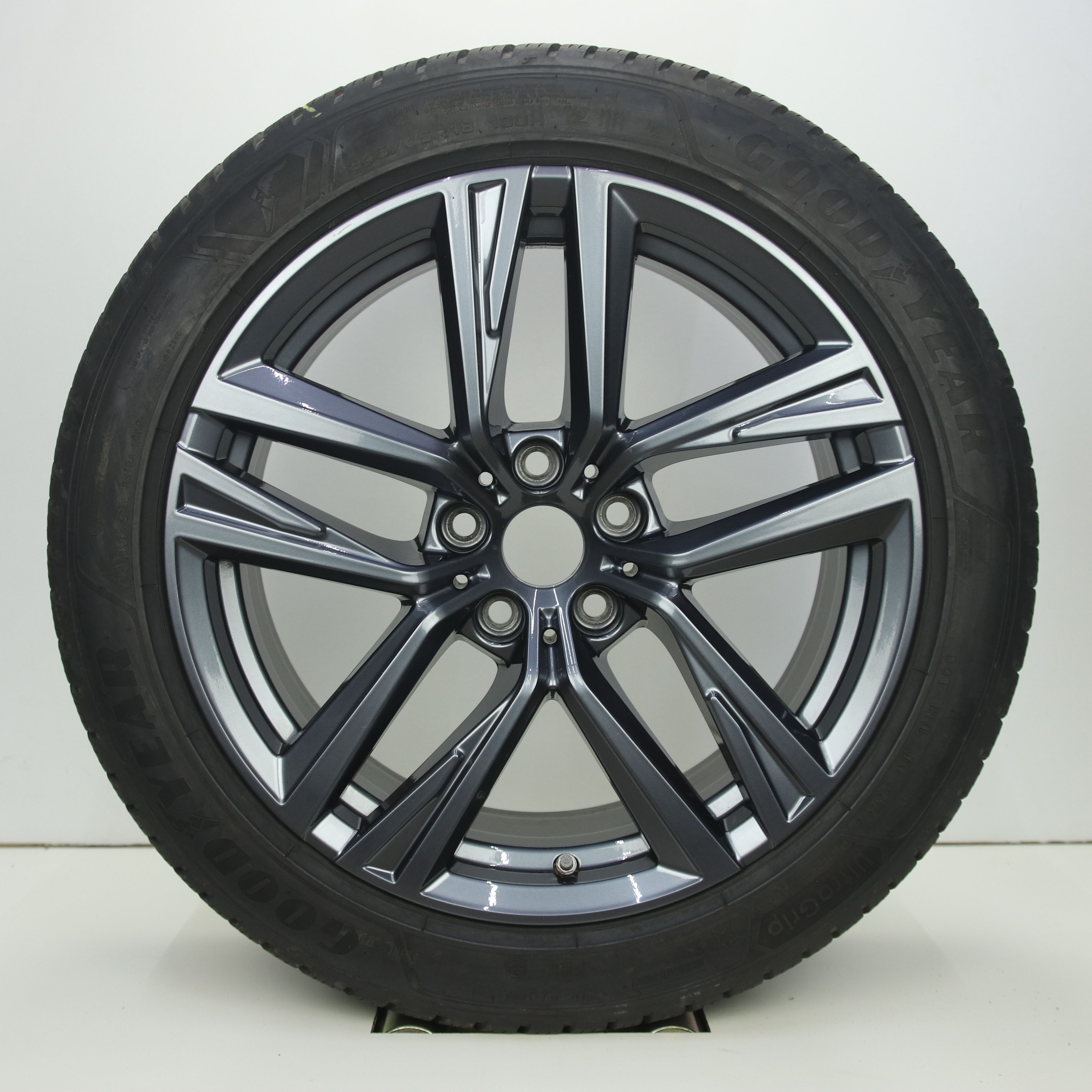 OS1008065 Originele 18 inch lichtmetalen BMW 4-serie styling 853 velgen 8.50X18 5X112 ET36.0 NB66.60 Antraciet
