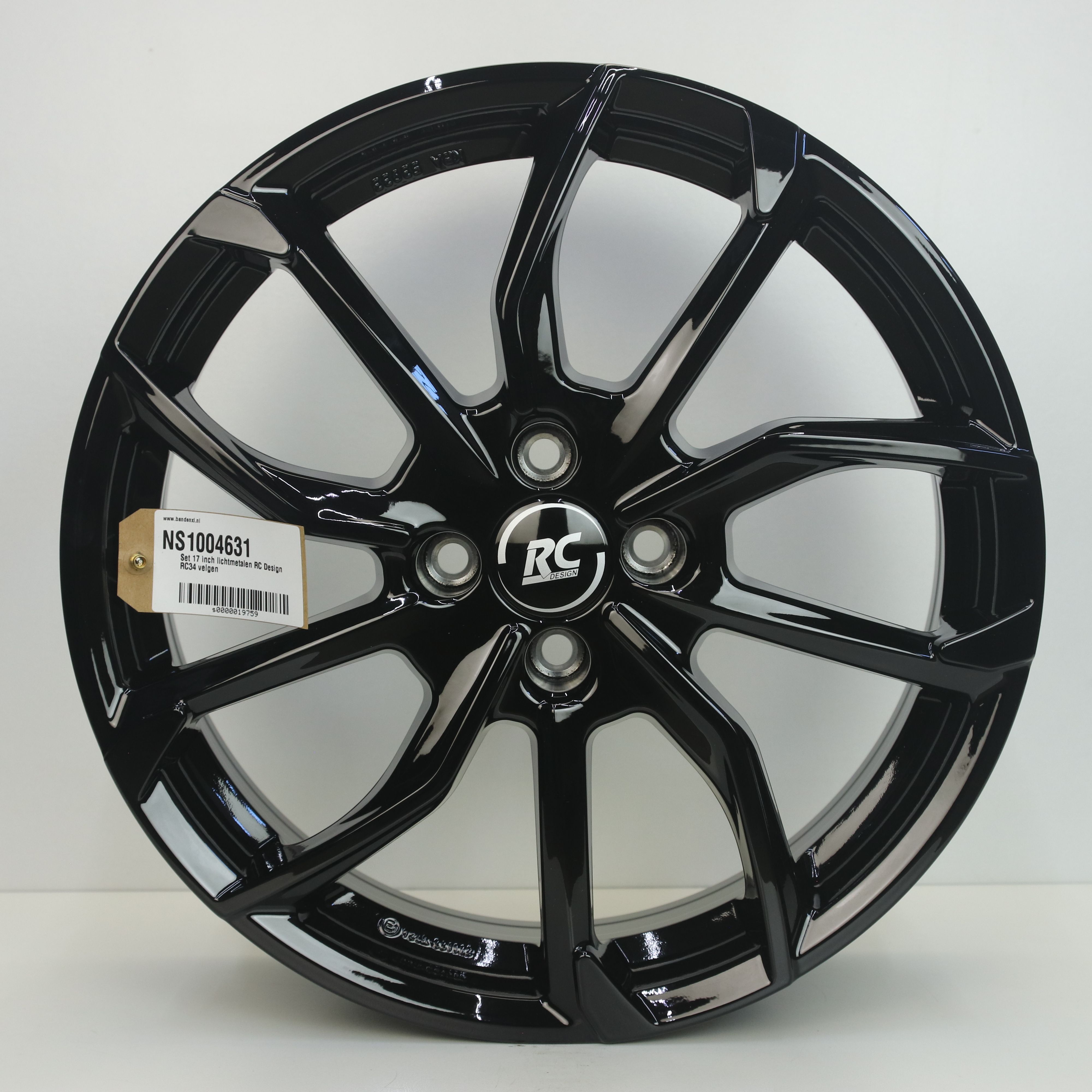 NS1004631 Set 17 inch lichtmetalen RC Design RC34 velgen 7.00X17 4X98 ET35.0 NB58.10 Zwart