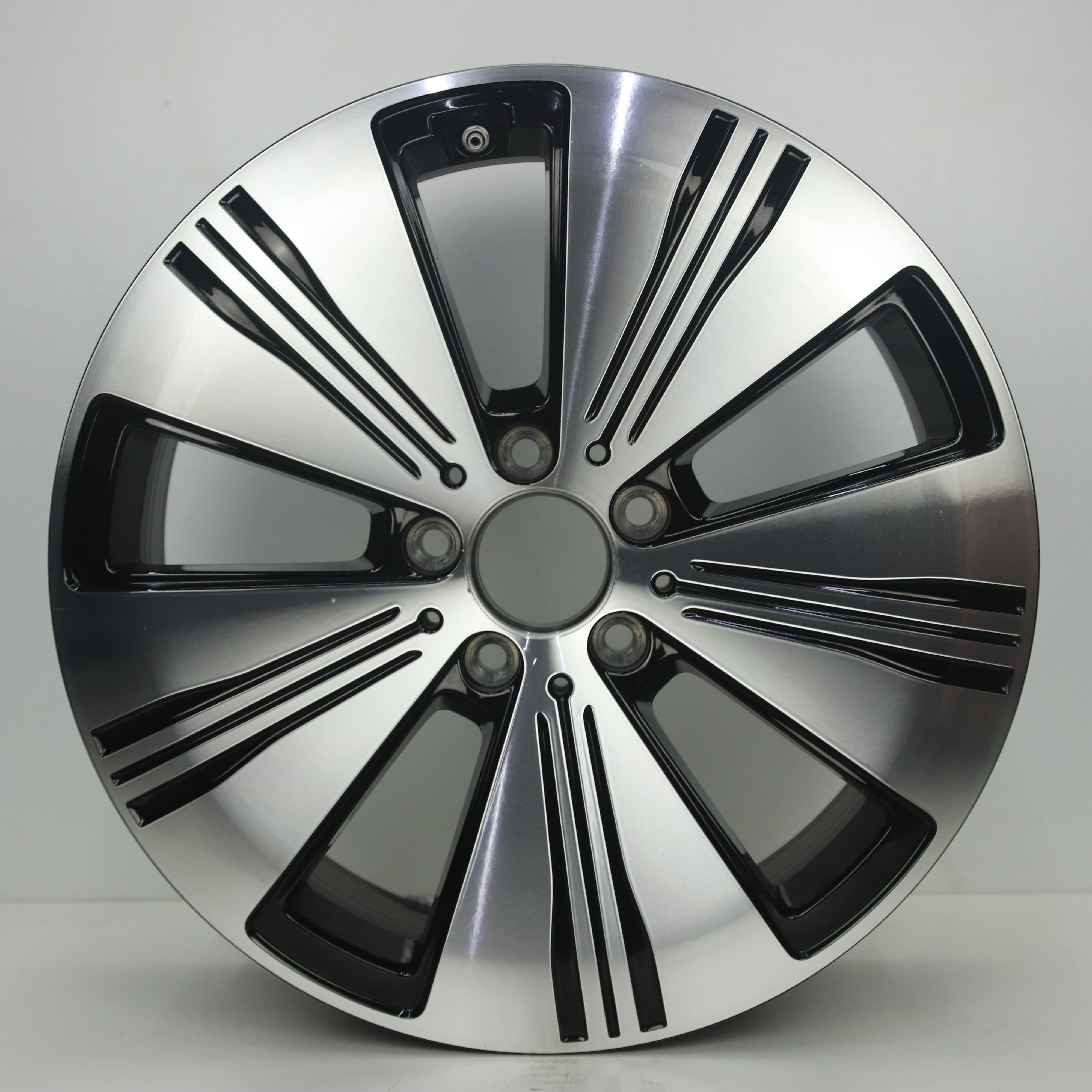 OS1008290 Originele 18 inch lichtmetalen Mercedes-Benz EQA velgen 7.50X18 5X112 ET53.5 NB66.60 Zwart gepolijst