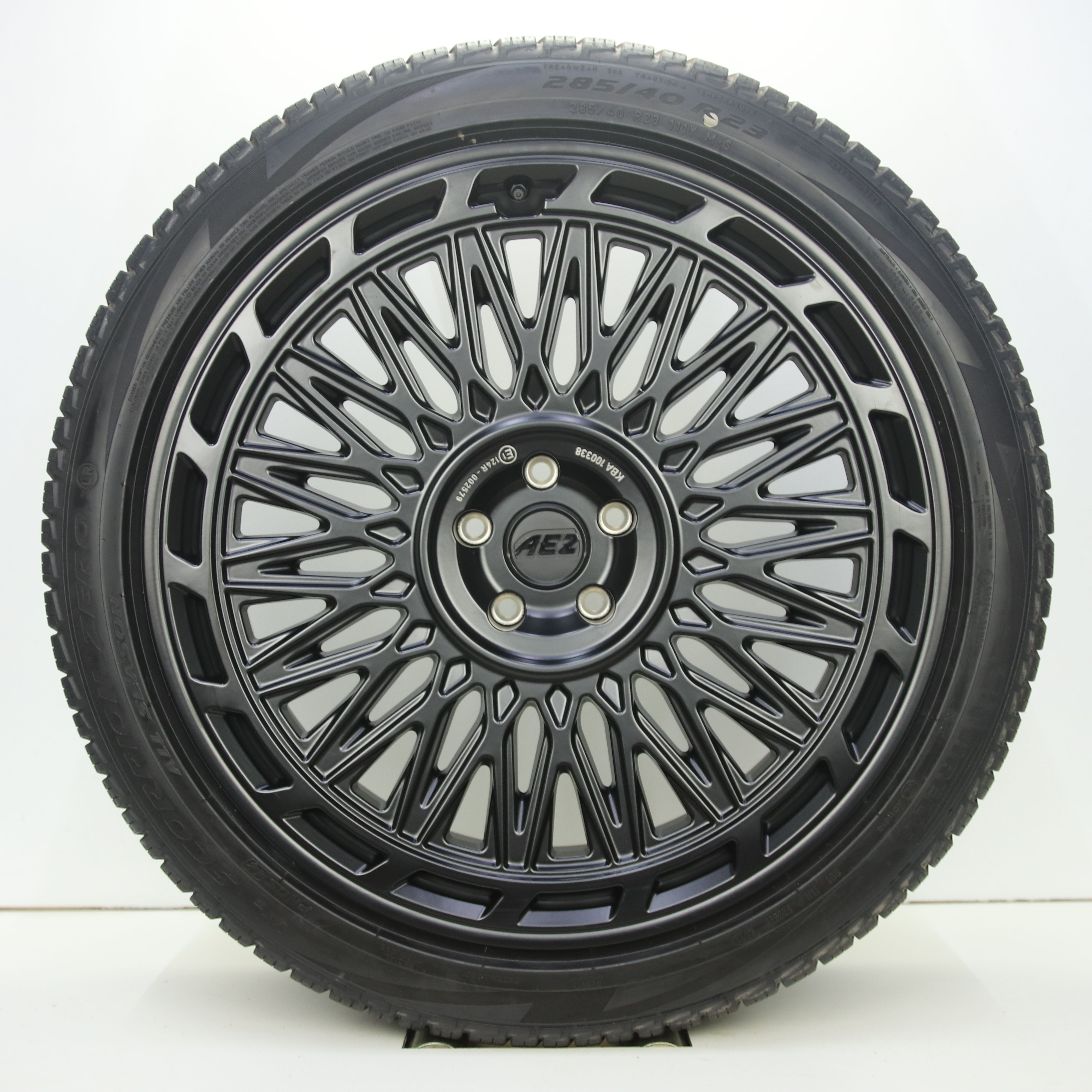 NS1005383 Set 23 inch lichtmetalen AEZ Tokio velgen (geschikt voor Land Rover Defender) 9.50X23 5X120 ET42.5 NB72.60 Mat zwart