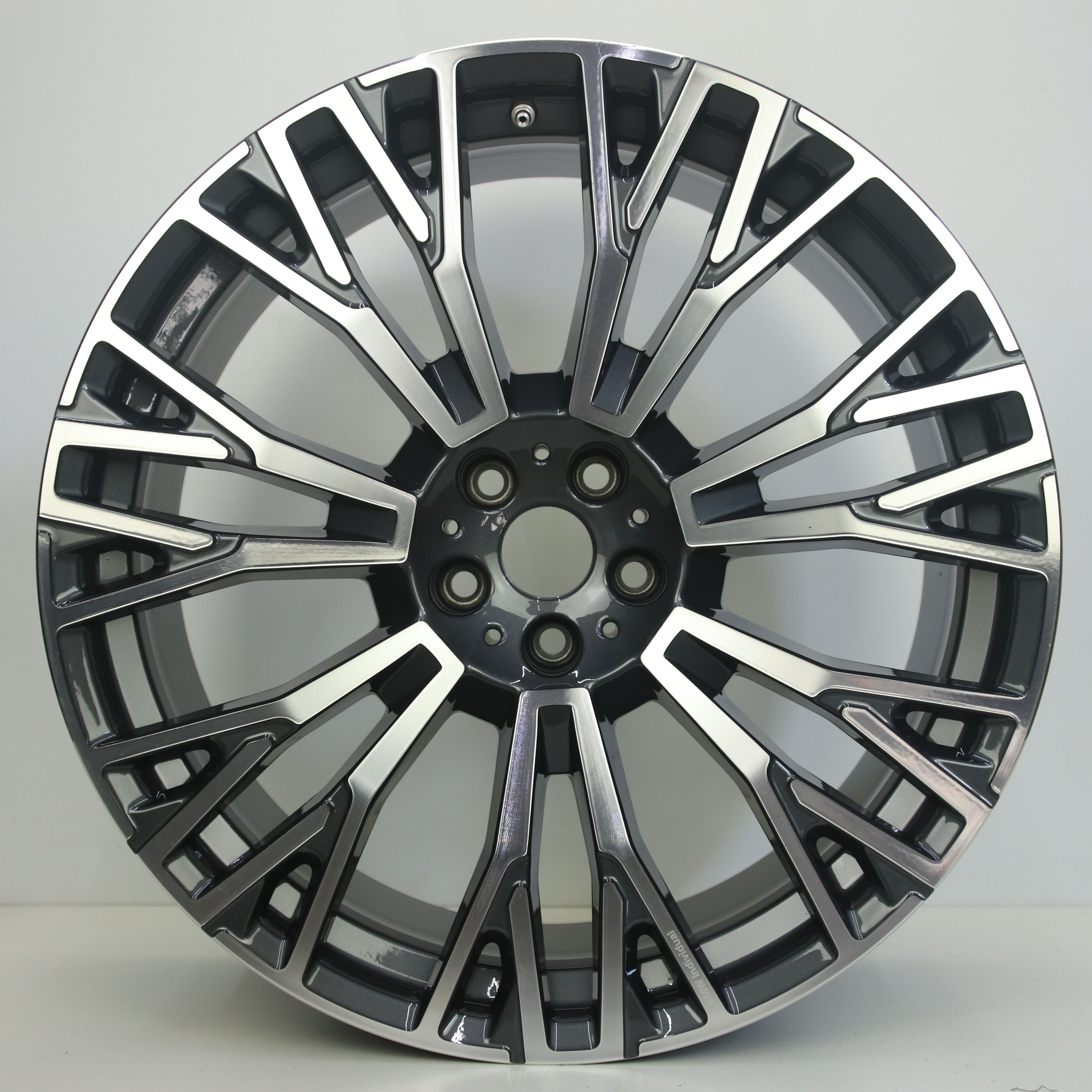 OS1008236 Originele 22 inch lichtmetalen BMW X5 styling 745i velgen (breedset) 9.50X22 5X112 ET37.0 NB66.60 Antraciet gepolijst