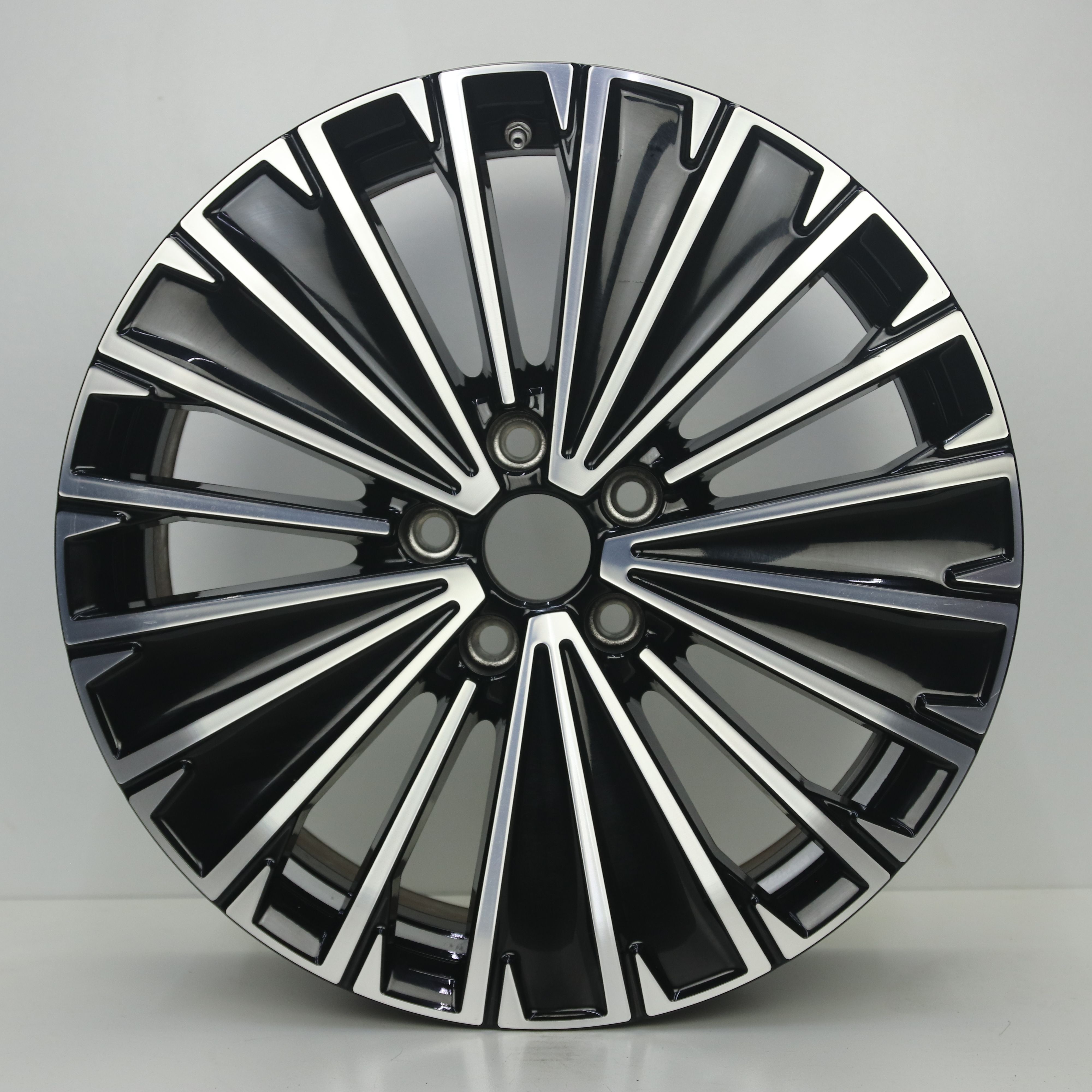 OS1008348 Originele 18 inch lichtmetalen Volkswagen Tiguan (Napoli) velgen 7.50X18 5X112 ET40.0 NB57.10 Zwart gepolijst