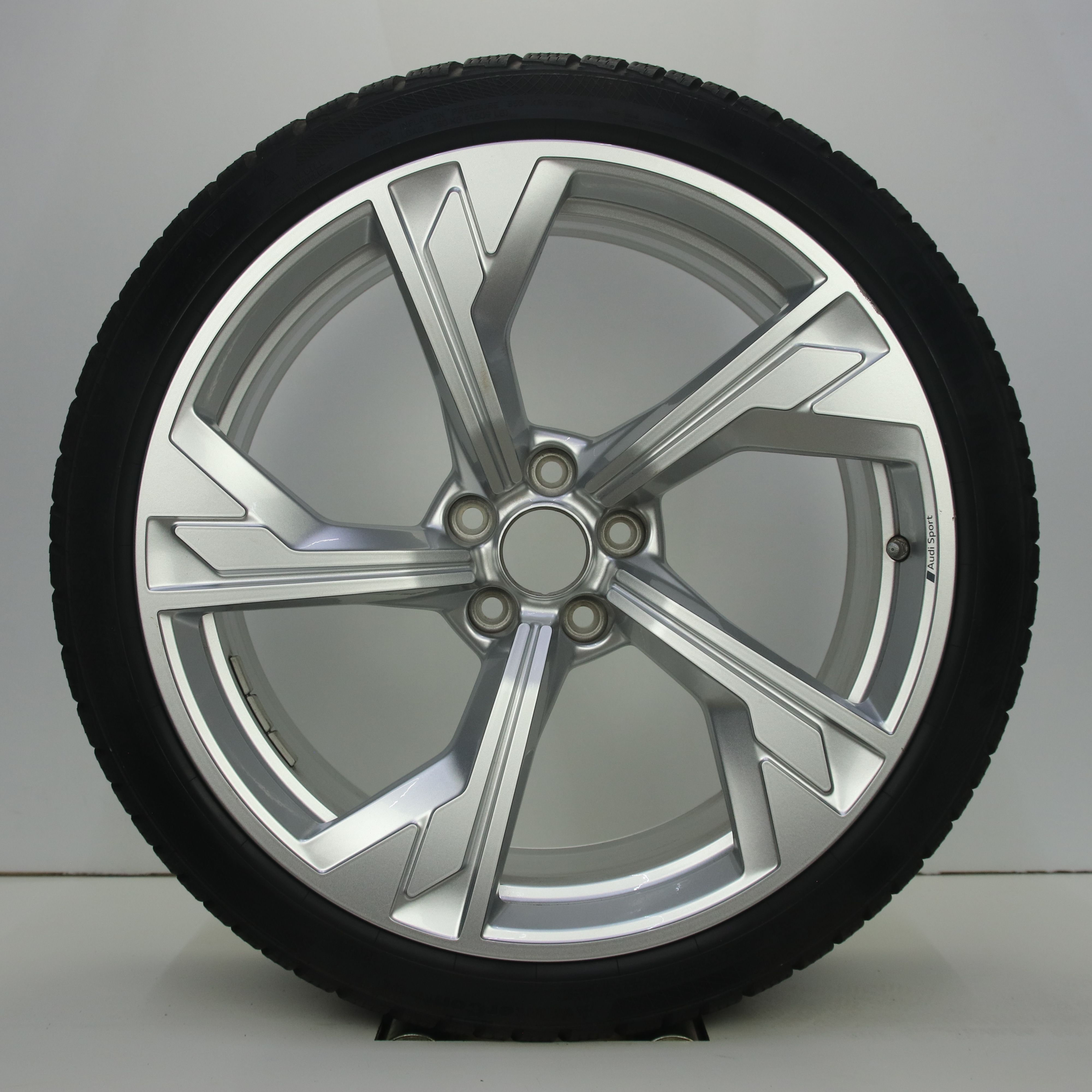 OS1008435 Originele 20 inch lichtmetalen Audi RS4/RS5 velgen 9.00X20 5X112 ET22.0 NB66.60 Zilver