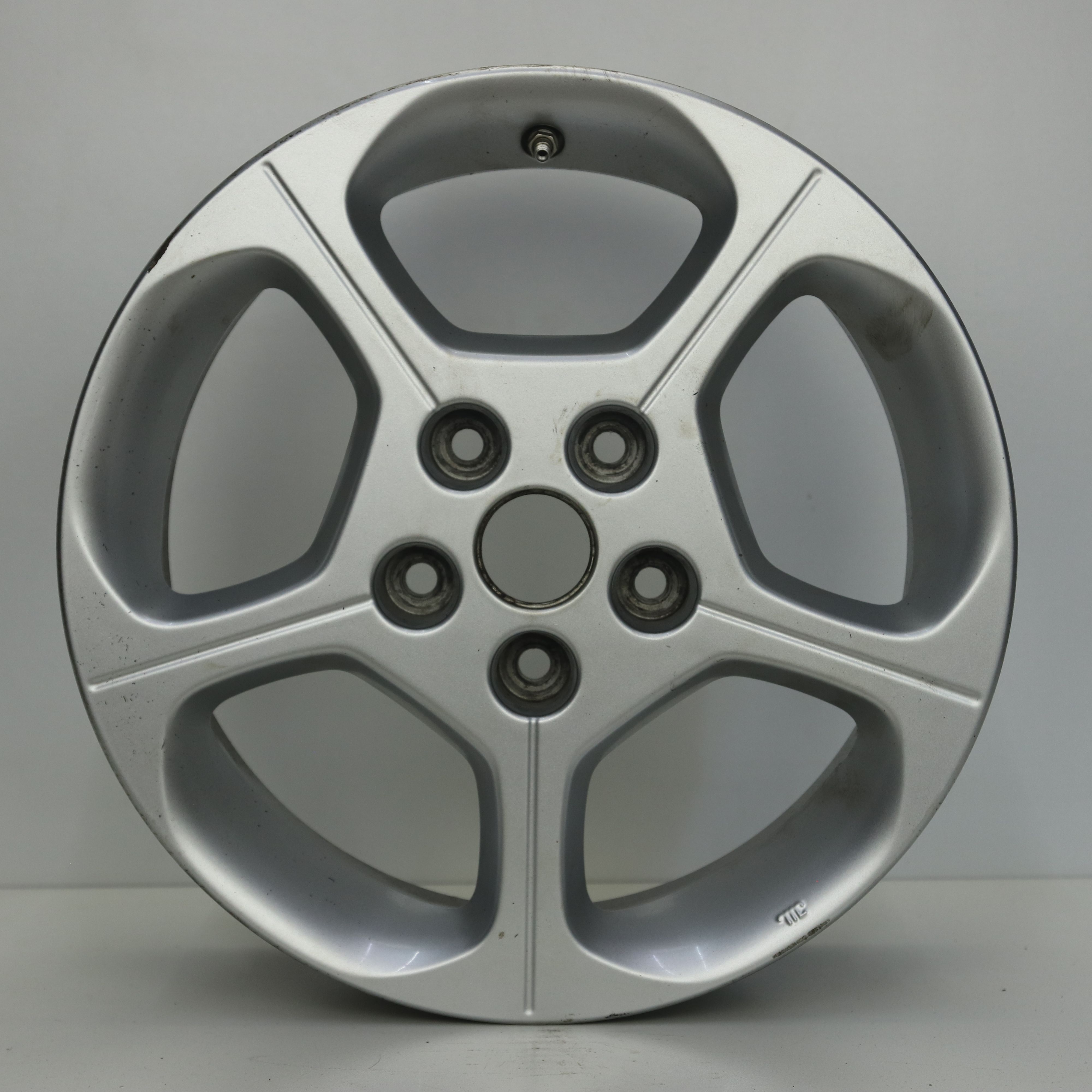 OS1008023 Originele 16 inch lichtmetalen Nissan Leaf velgen 6.50X16 5X114.3 ET40.0 NB66.10 Zilver