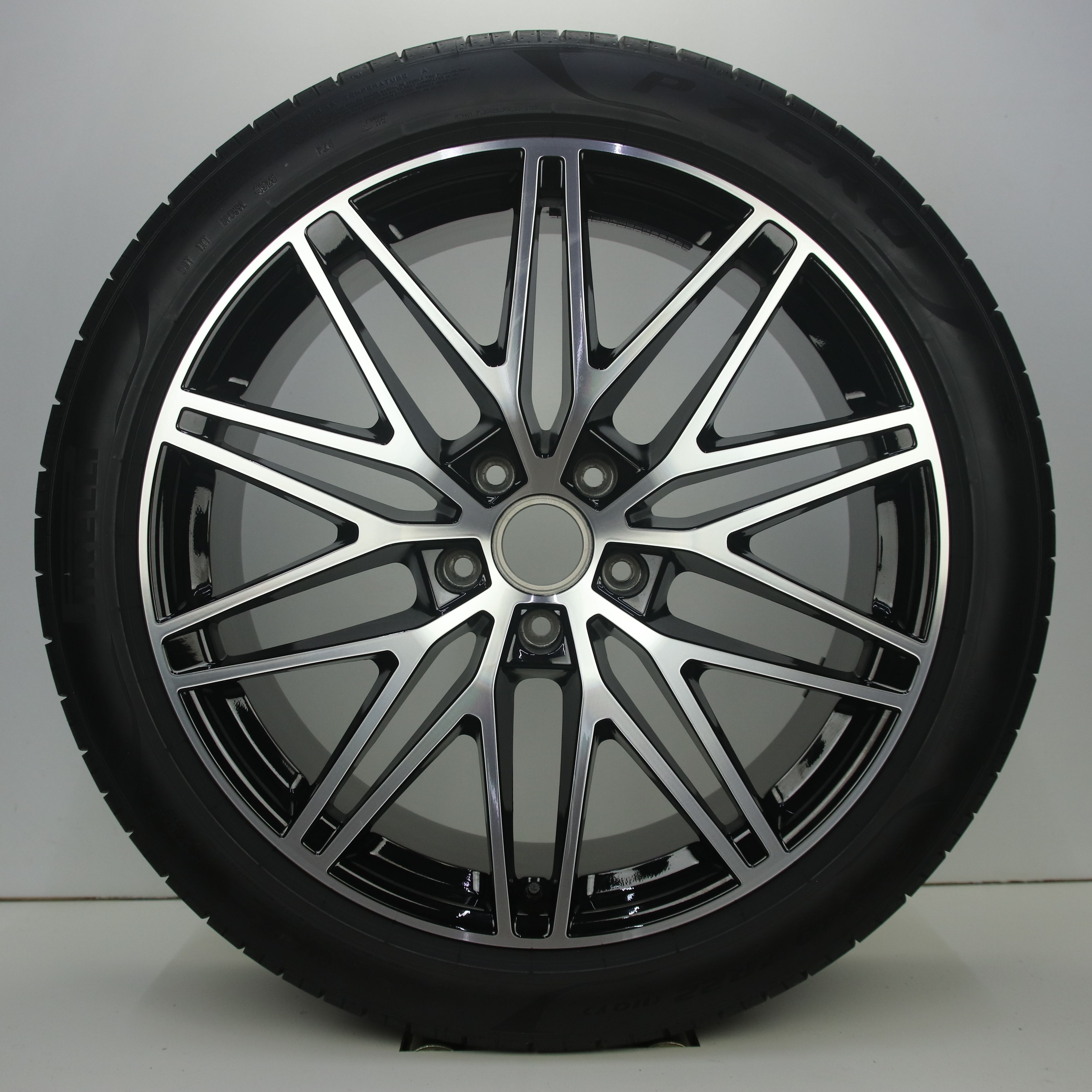 OS1008304 Originele 22 inch lichtmetalen Porsche Cayenne velgen (breedset) 10.00X22 5X130 ET48.0 NB71.60 Zwart Gepolijst