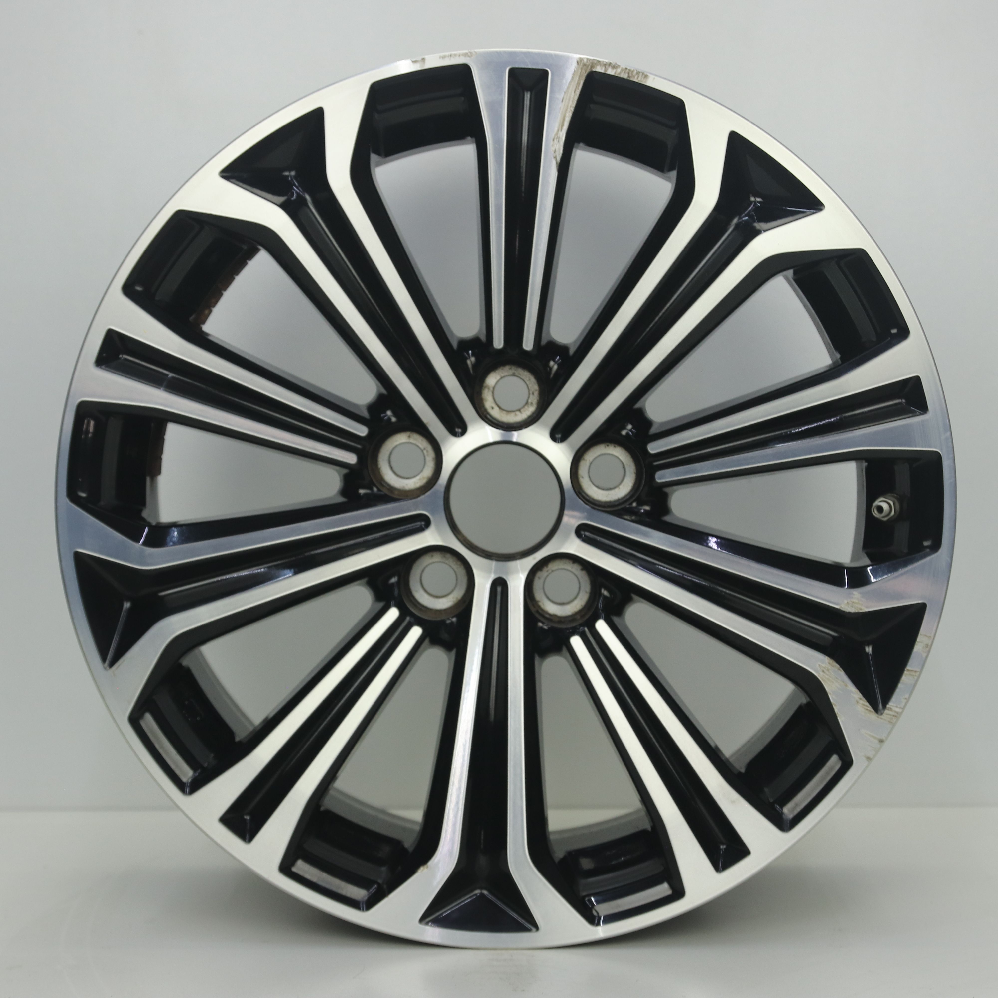 OS1008101 Originele 17 inch lichtmetalen Toyota Corolla velgen 7.50X17 5X114.3 ET40.0 NB60.10 Zwart Gepolijst
