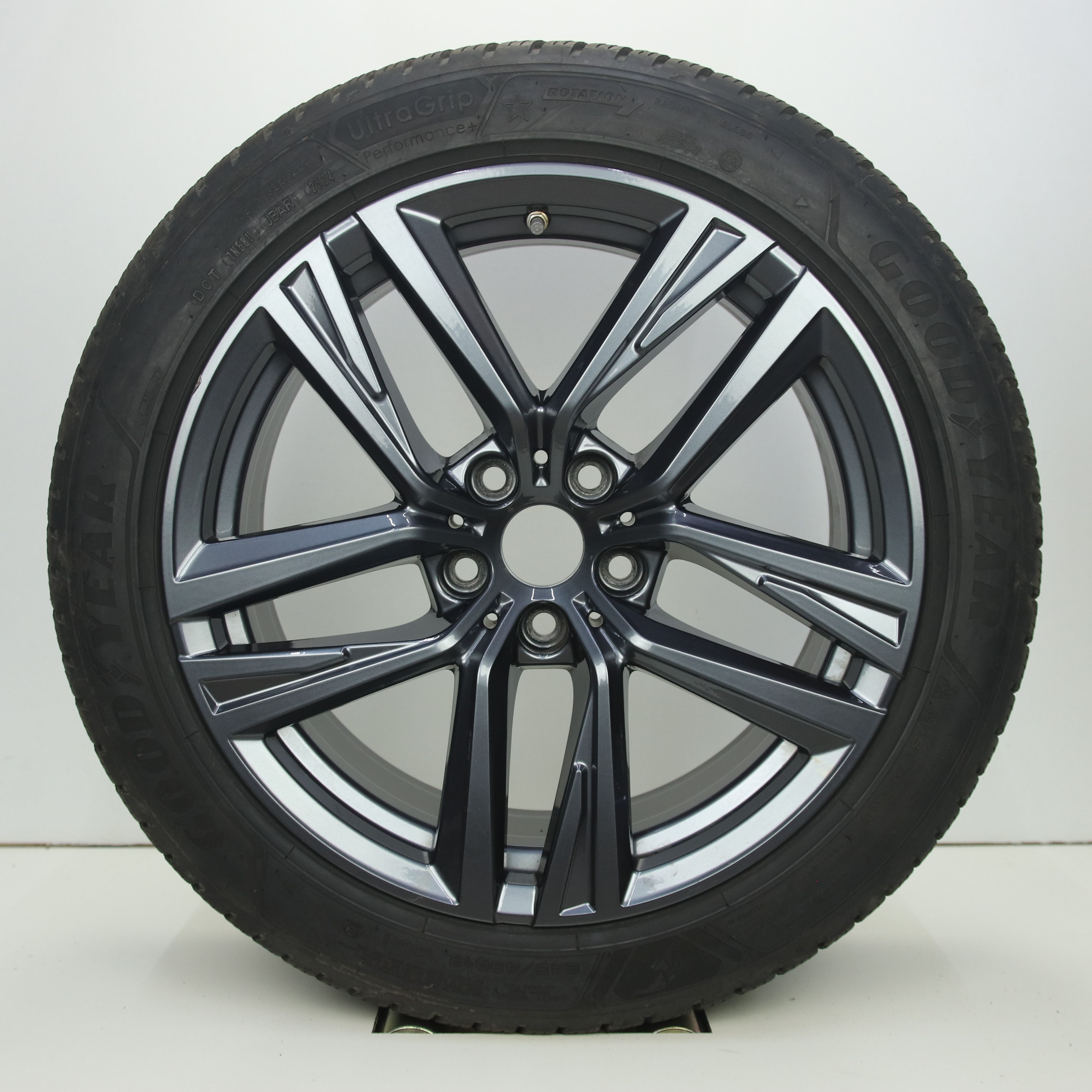 OS1008065 Originele 18 inch lichtmetalen BMW 4-serie styling 853 velgen 8.50X18 5X112 ET36.0 NB66.60 Antraciet