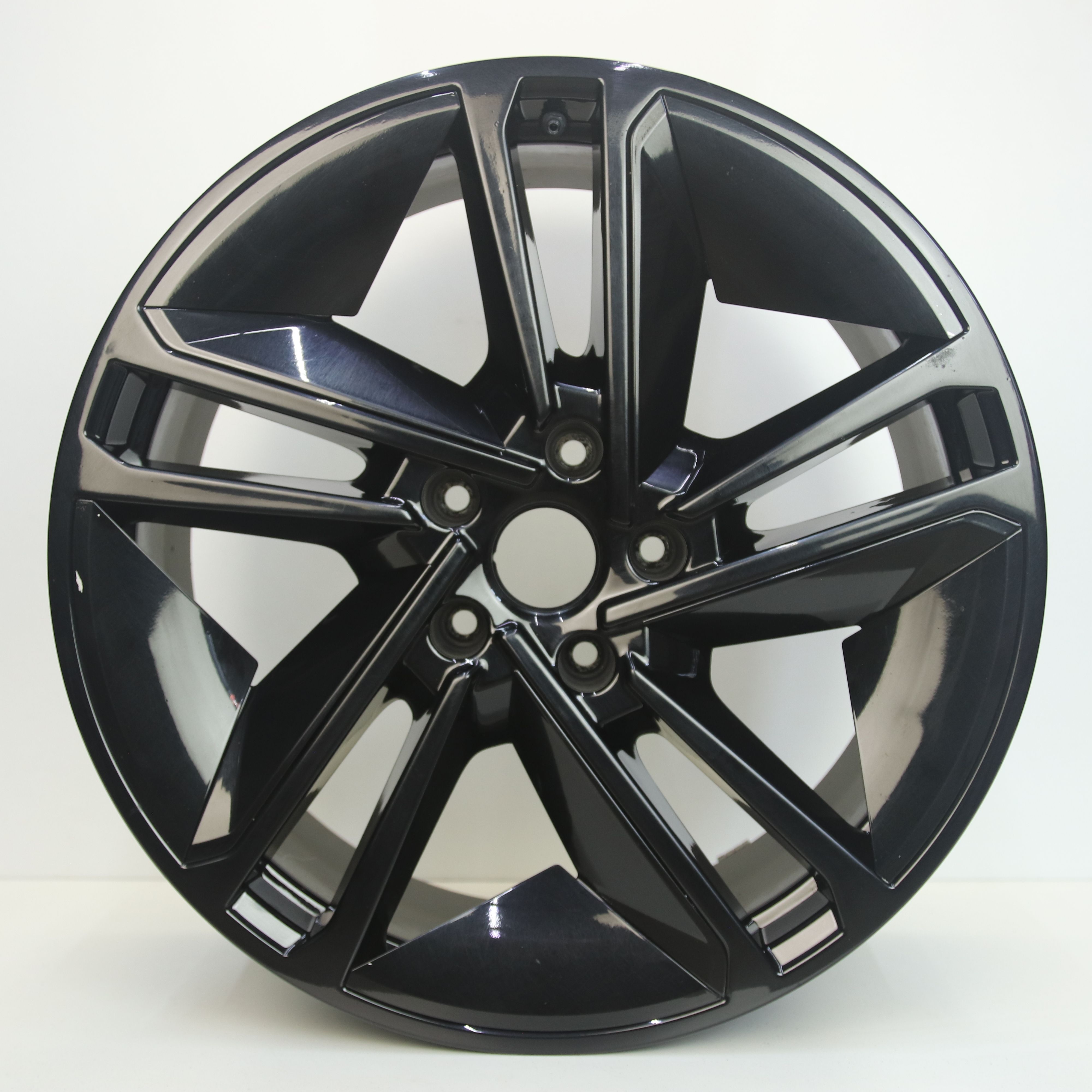 IN1002955 Originele 21 inch lichtmetalen Audi E-tron GT RS velgen (Breedset) 9.50X21 5X130 ET60.0 NB71.60 Zwart