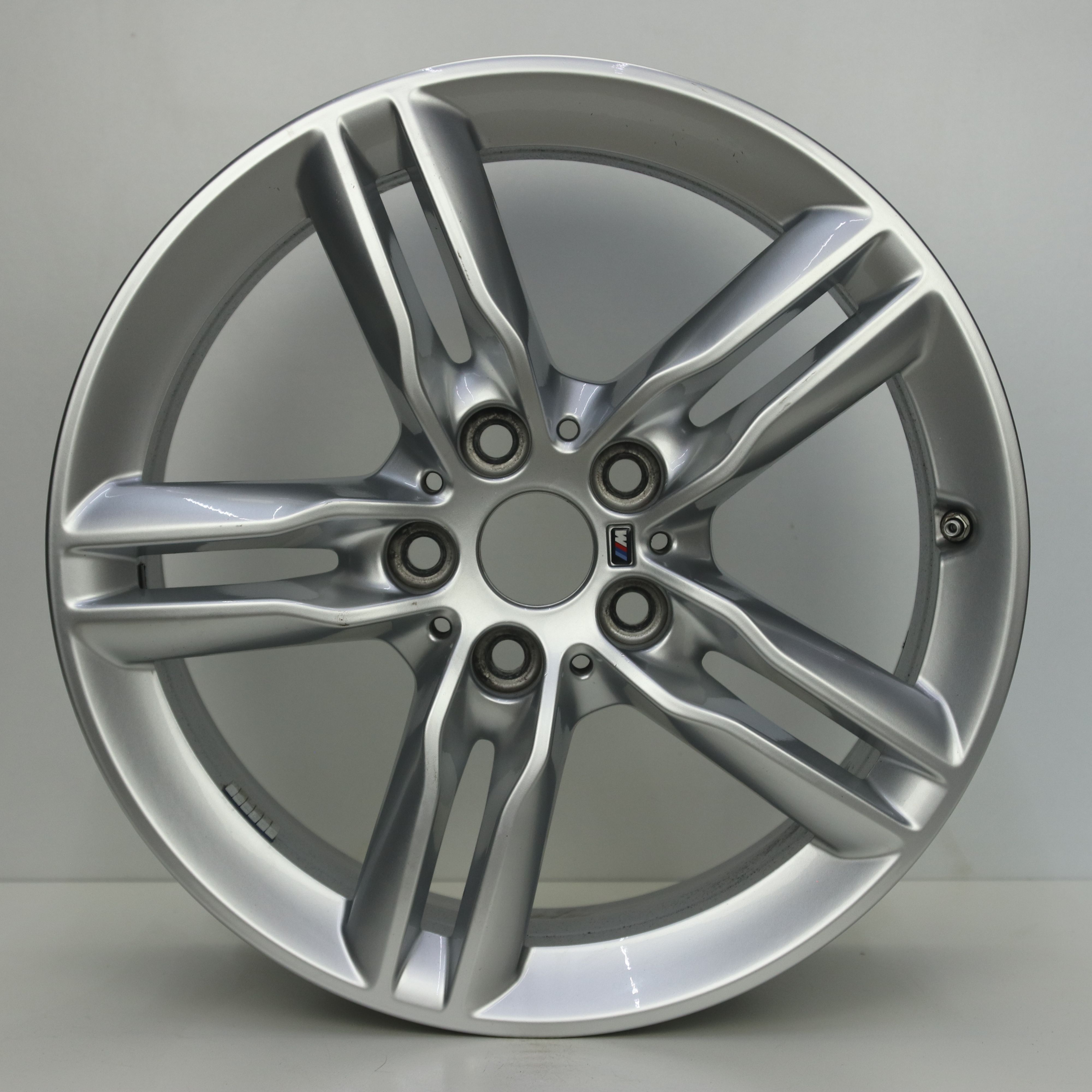 OS1008199 Originele 17 inch lichtmetalen BMW 2-serie styling 483M velgen 7.50X17 5X112 ET54.0 NB66.60 Zilver