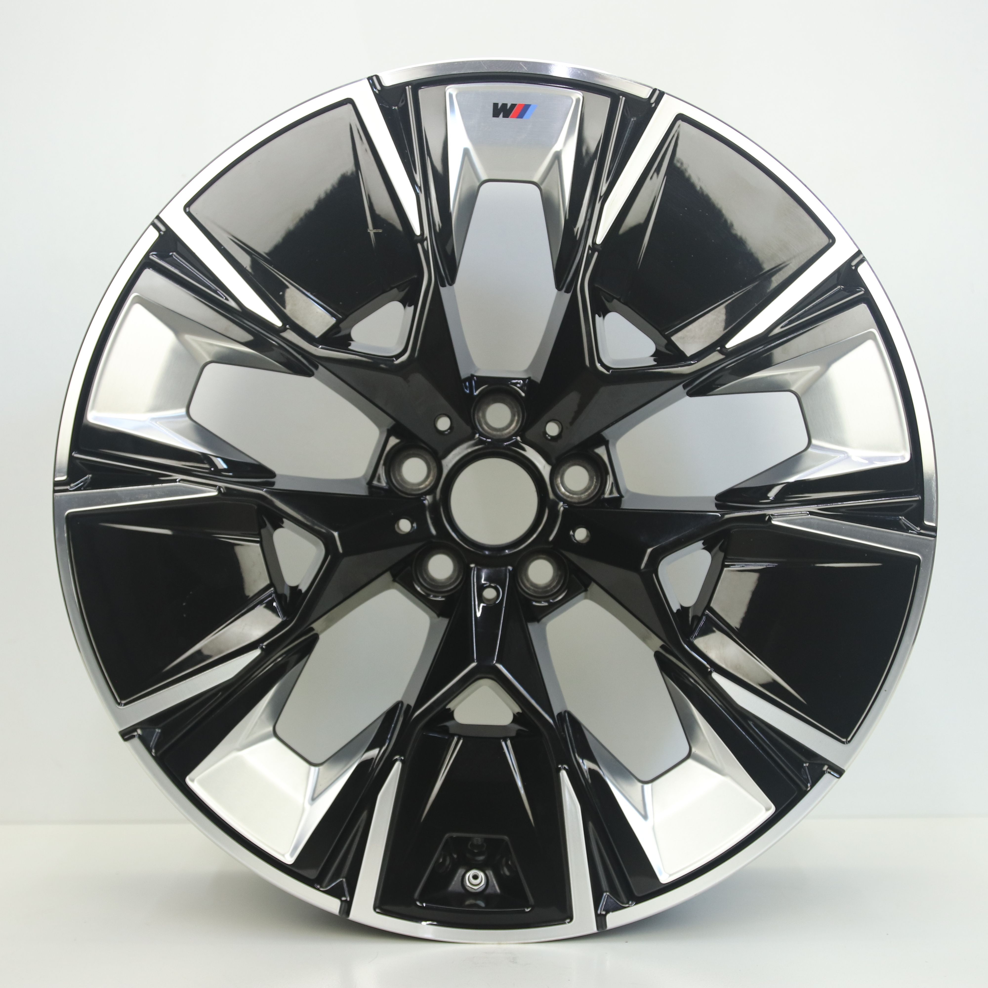 OS1008301 Originele 20 inch lichtmetalen BMW iX3 styling M890 velgen (Breedset) 8.00X20 5X112 ET26.0 NB66.60 Zwart gepolijst