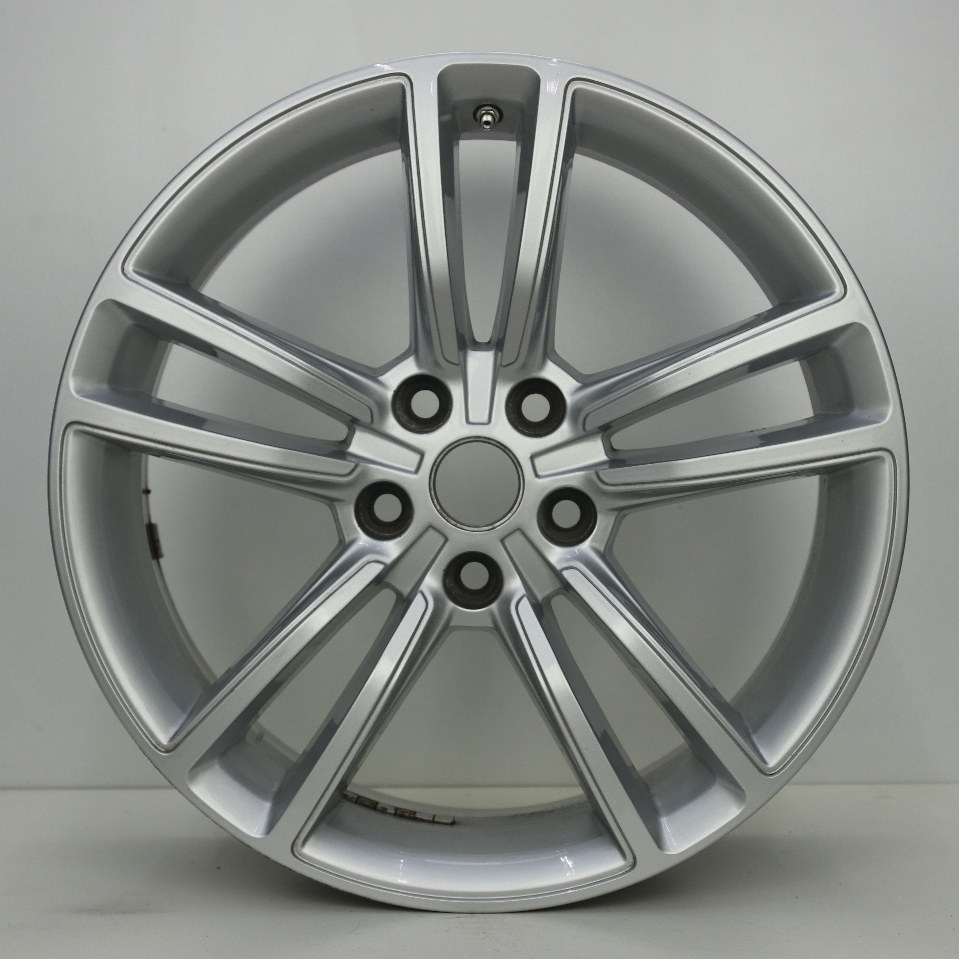 OS1008501 Originele 19 inch lichtmetalen Tesla Model S velgen 8.00X19 5X120 ET40.0 NB64.10 Zilver