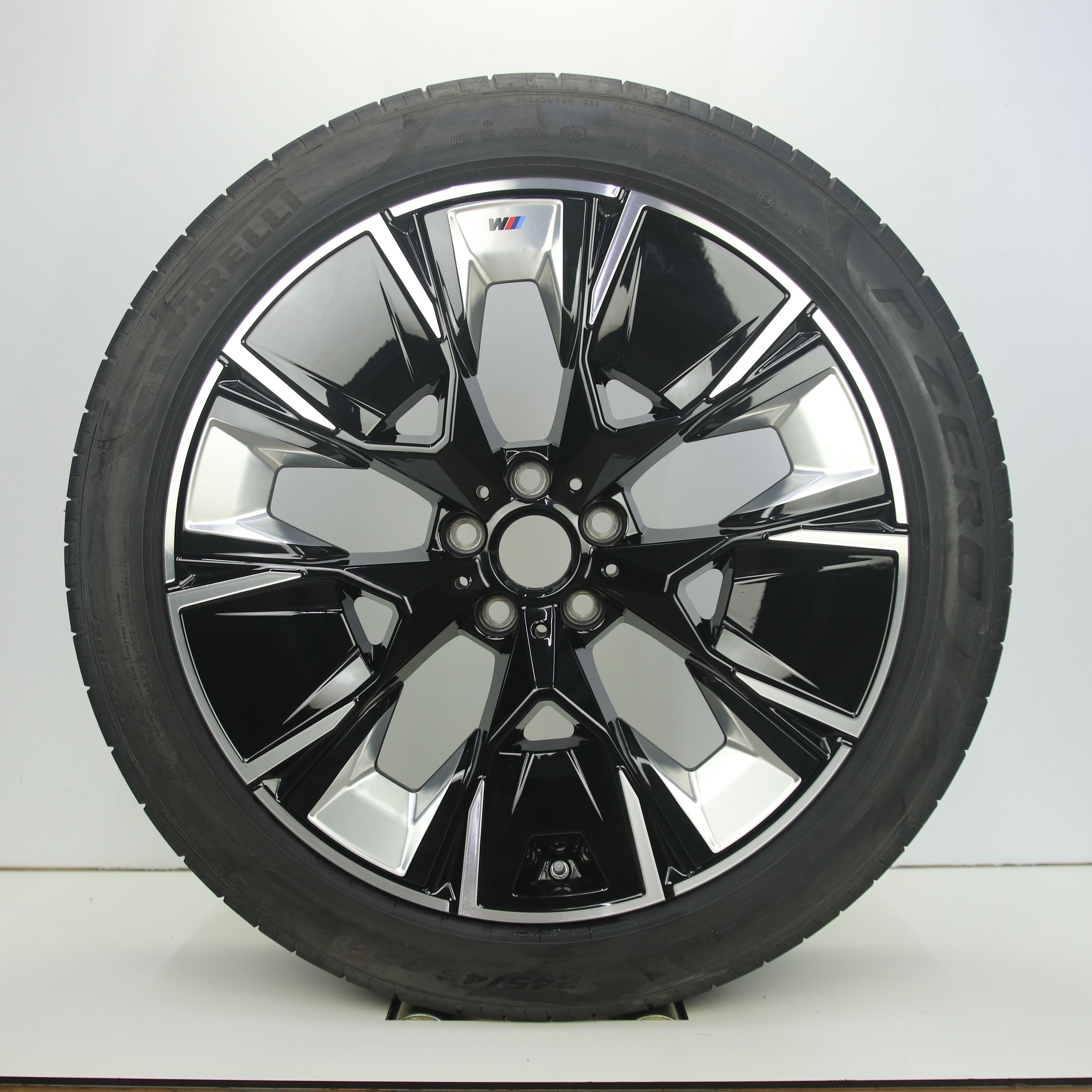 OS1008169 Originele 20 inch lichtmetalen BMW iX3 styling 890M velgen 8.00X20 5X112 ET26.0 NB66.60 Zwart gepolijst