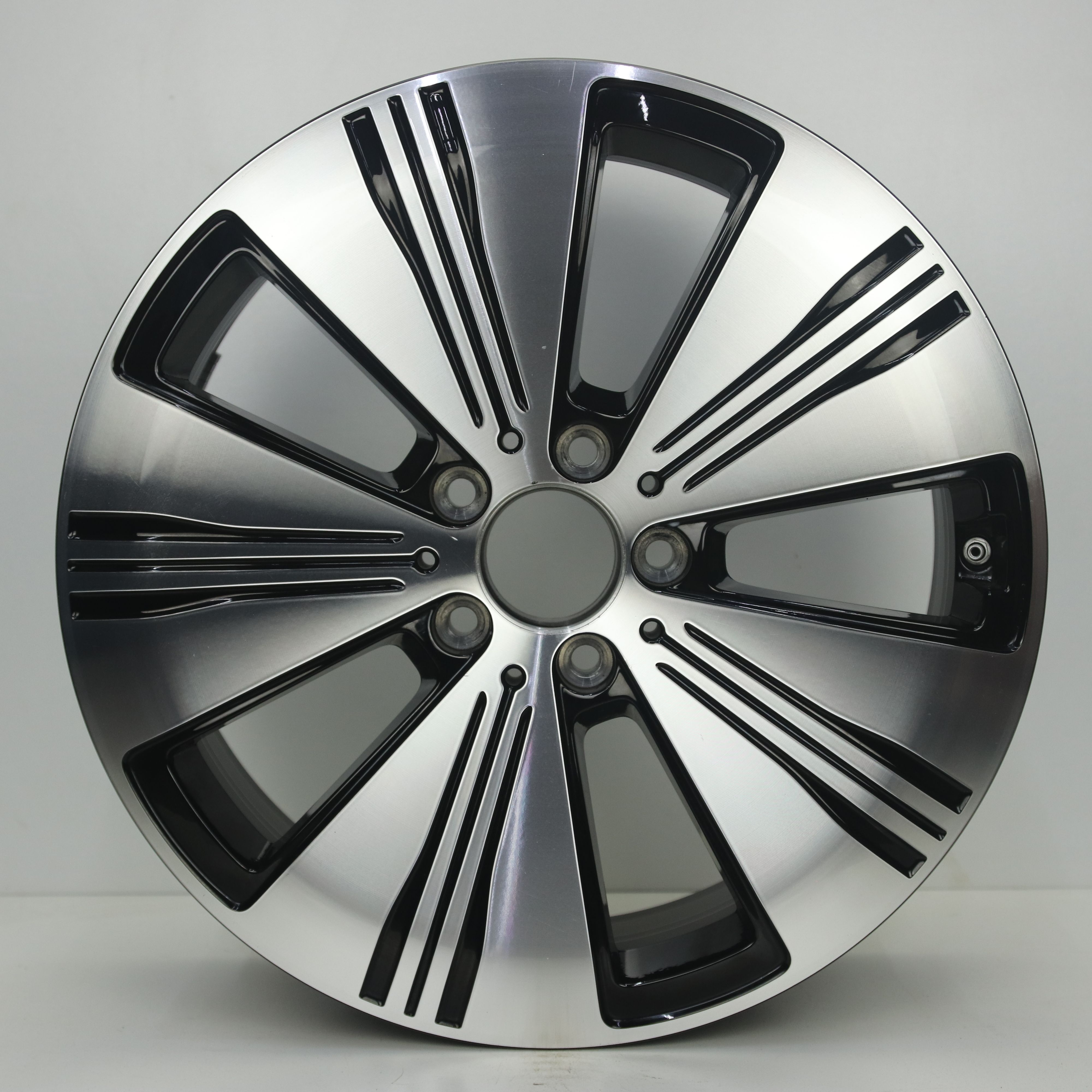 OS1008290 Originele 18 inch lichtmetalen Mercedes-Benz EQA velgen 7.50X18 5X112 ET53.5 NB66.60 Zwart gepolijst