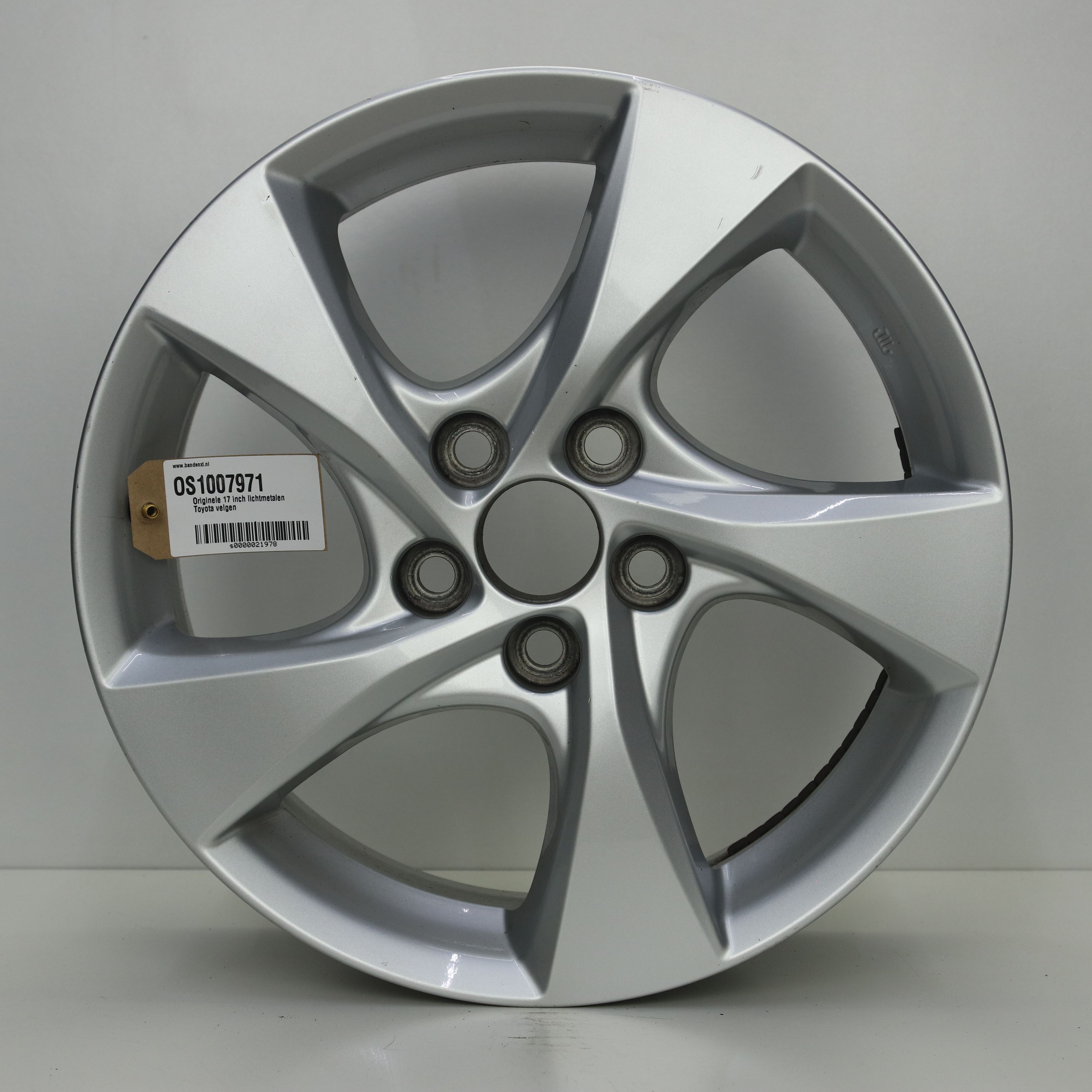 OS1007971 Originele 17 inch lichtmetalen Toyota velgen 6.50X17 5X114.3 ET45.0 NB60.10 Zilver