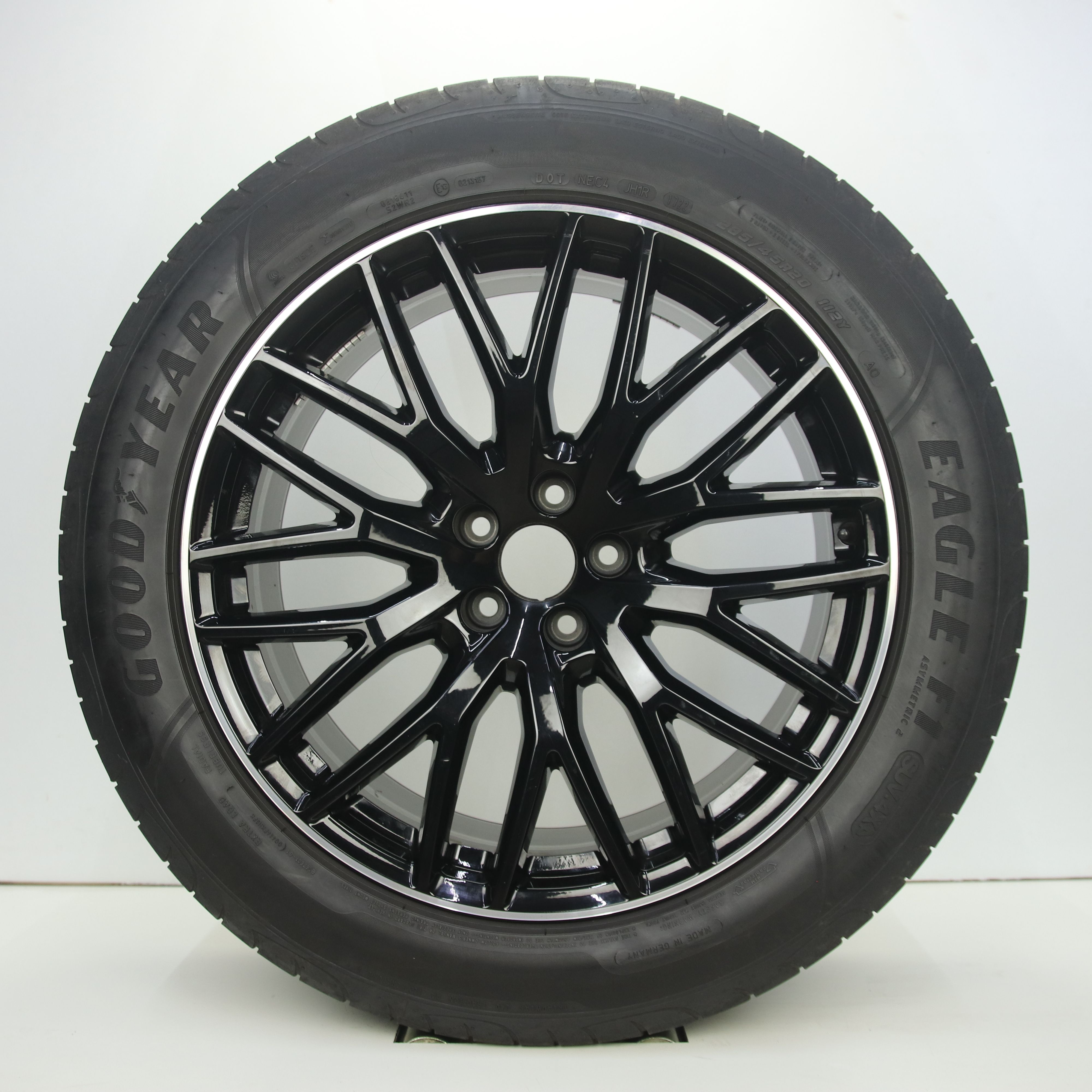 OS1008440 Originele 20 inch lichtmetalen Audi Q7 velgen 9.00X20 5X112 ET33.0 NB66.60 Zwart gepolijst (lip)