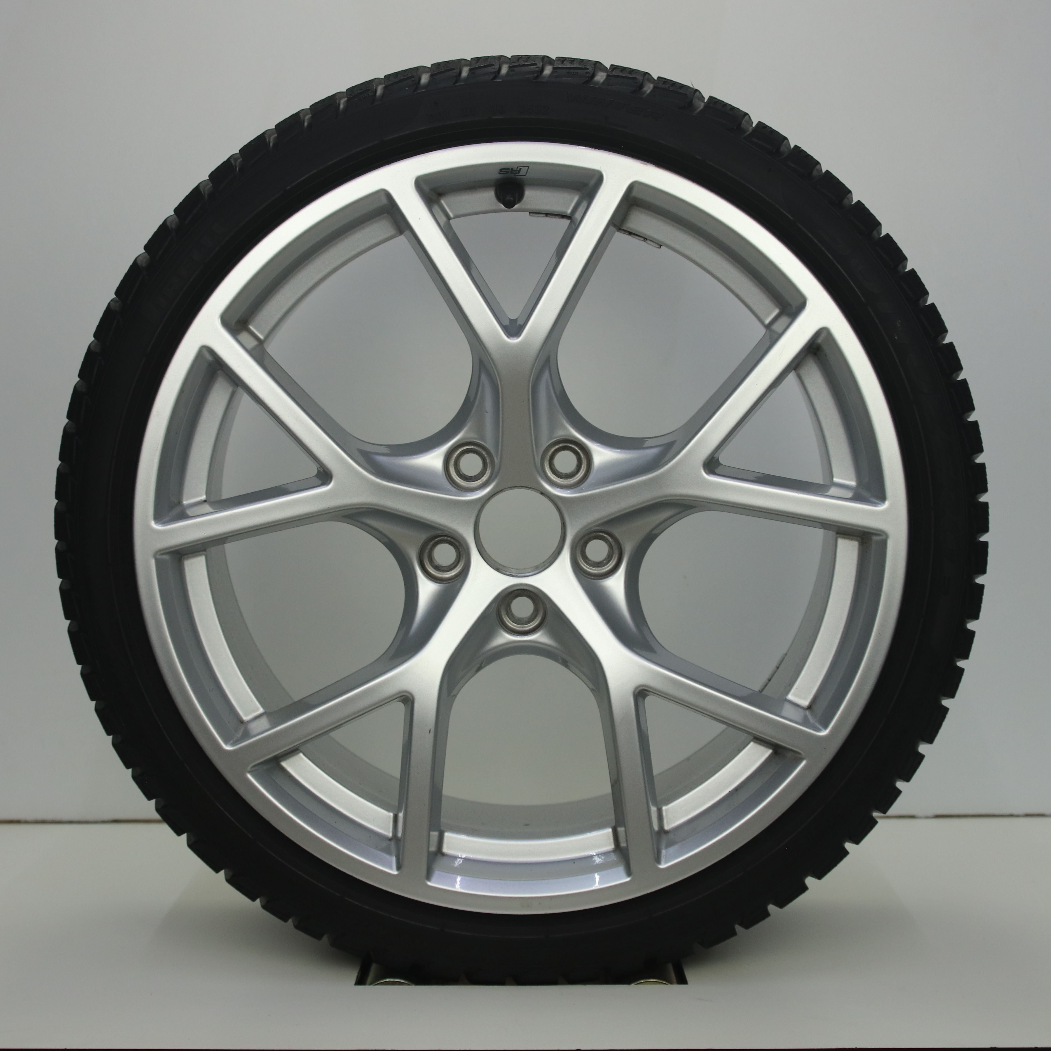 OS1008237 Originele 19 inch lichtmetalen Audi RS3 velgen 8.00X19 5X112 ET25.0 NB57.10 Zilver