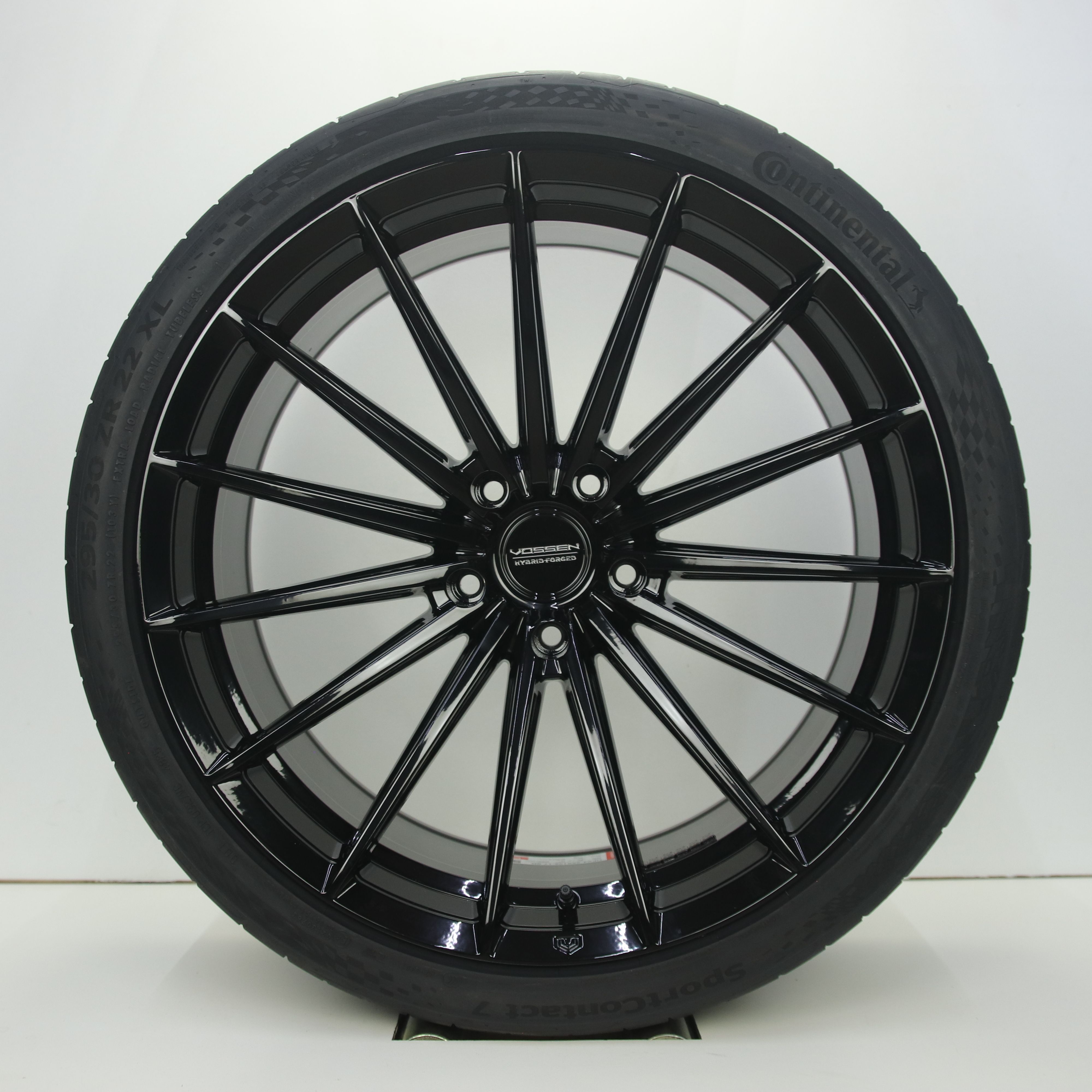 NS1005495 Set 22/23 inch Vossen HFX-4 velgen (breedset) 10.50X22 5X132 ET18.0 NB66.60 Zwart