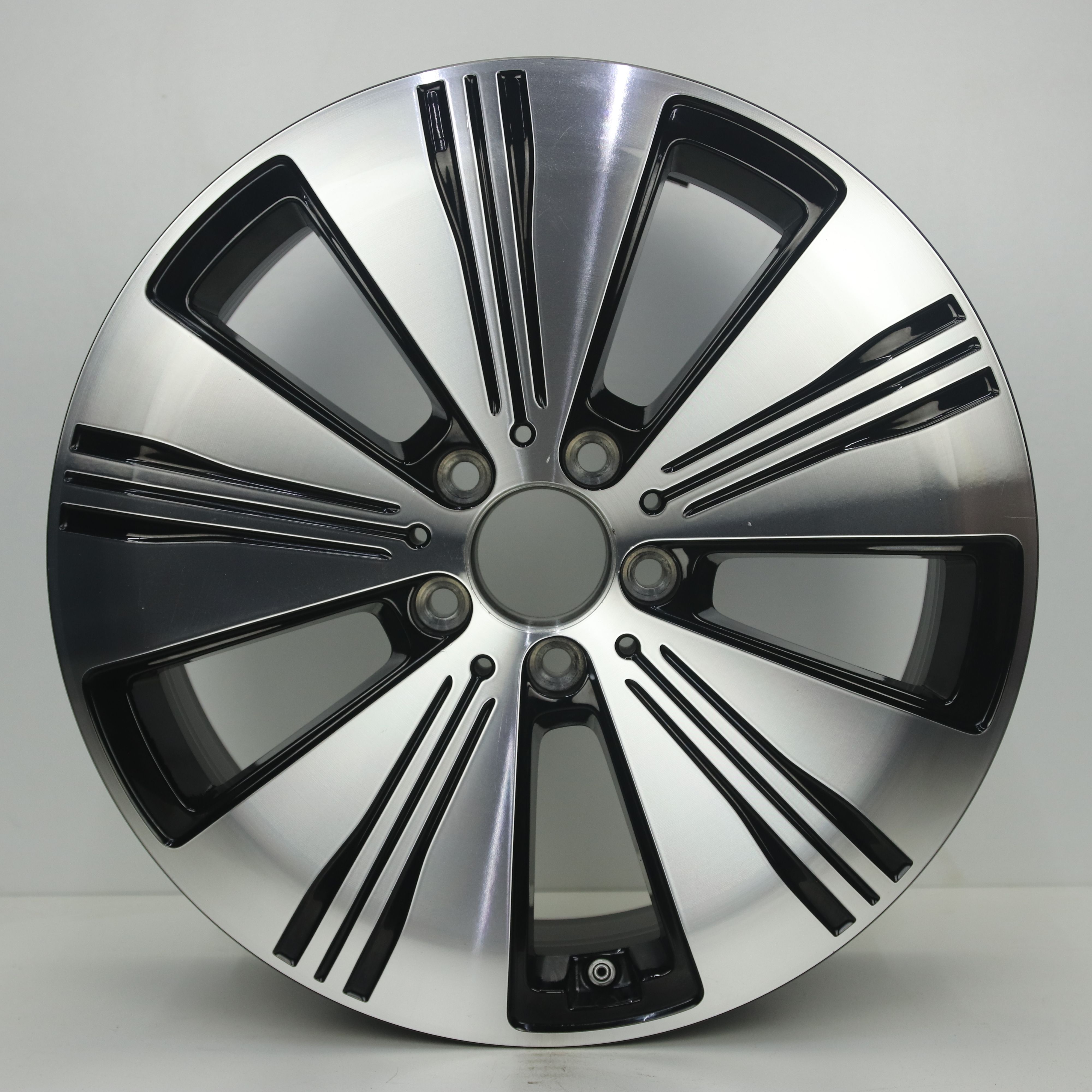 OS1008290 Originele 18 inch lichtmetalen Mercedes-Benz EQA velgen 7.50X18 5X112 ET53.5 NB66.60 Zwart gepolijst