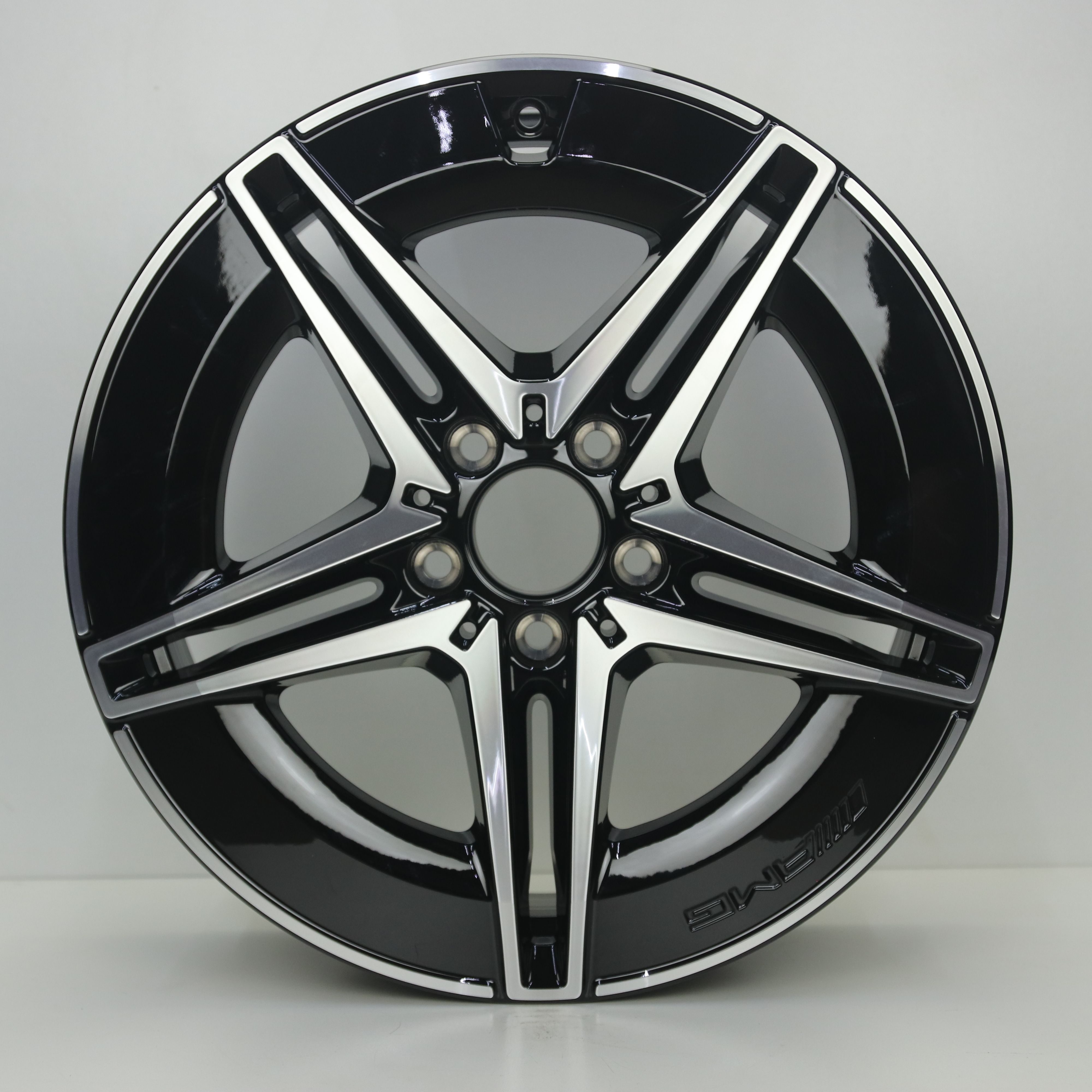 OS1008560 Originele 18 inch lichtmetalen Mercedes-Benz EQA-Klasse velgen 7.50X18 5X112 ET53.5 NB66.60 Zwart gepolijst