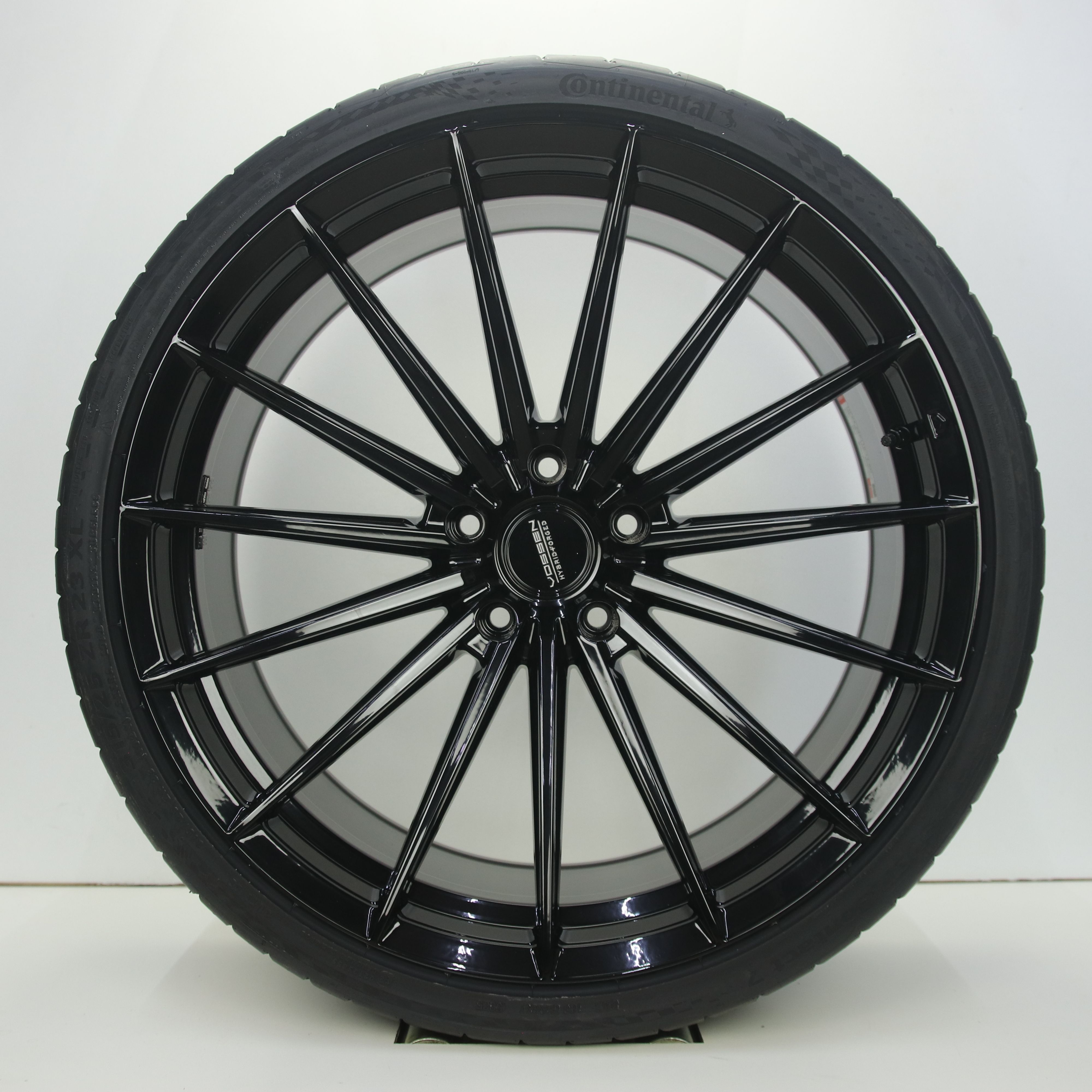 NS1005495 Set 22/23 inch Vossen HFX-4 velgen (breedset) 10.50X22 5X132 ET18.0 NB66.60 Zwart