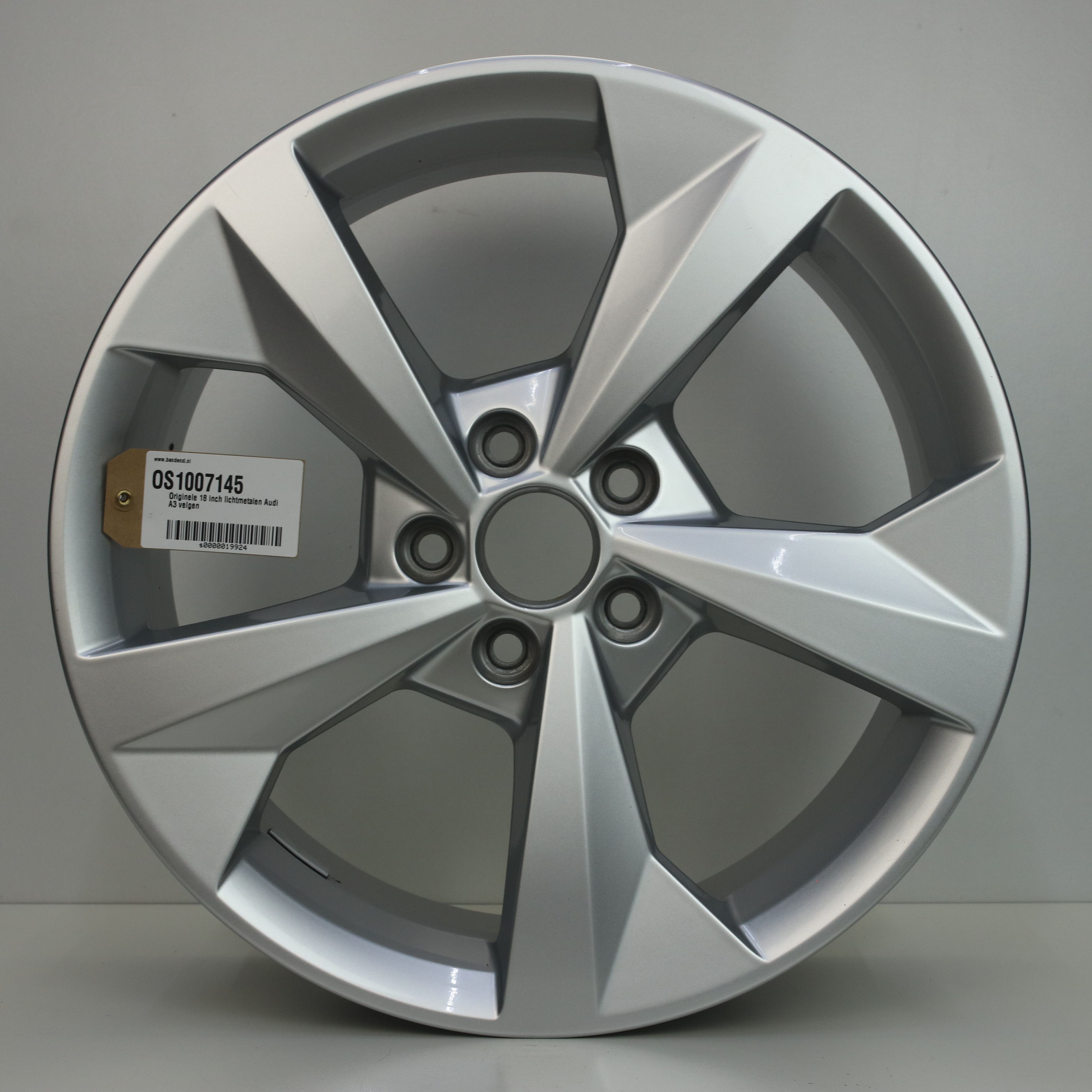 OS1007145 Originele 18 inch lichtmetalen Audi A3 velgen 8.00X18 5X112 ET46.0 NB57.10 Zilver