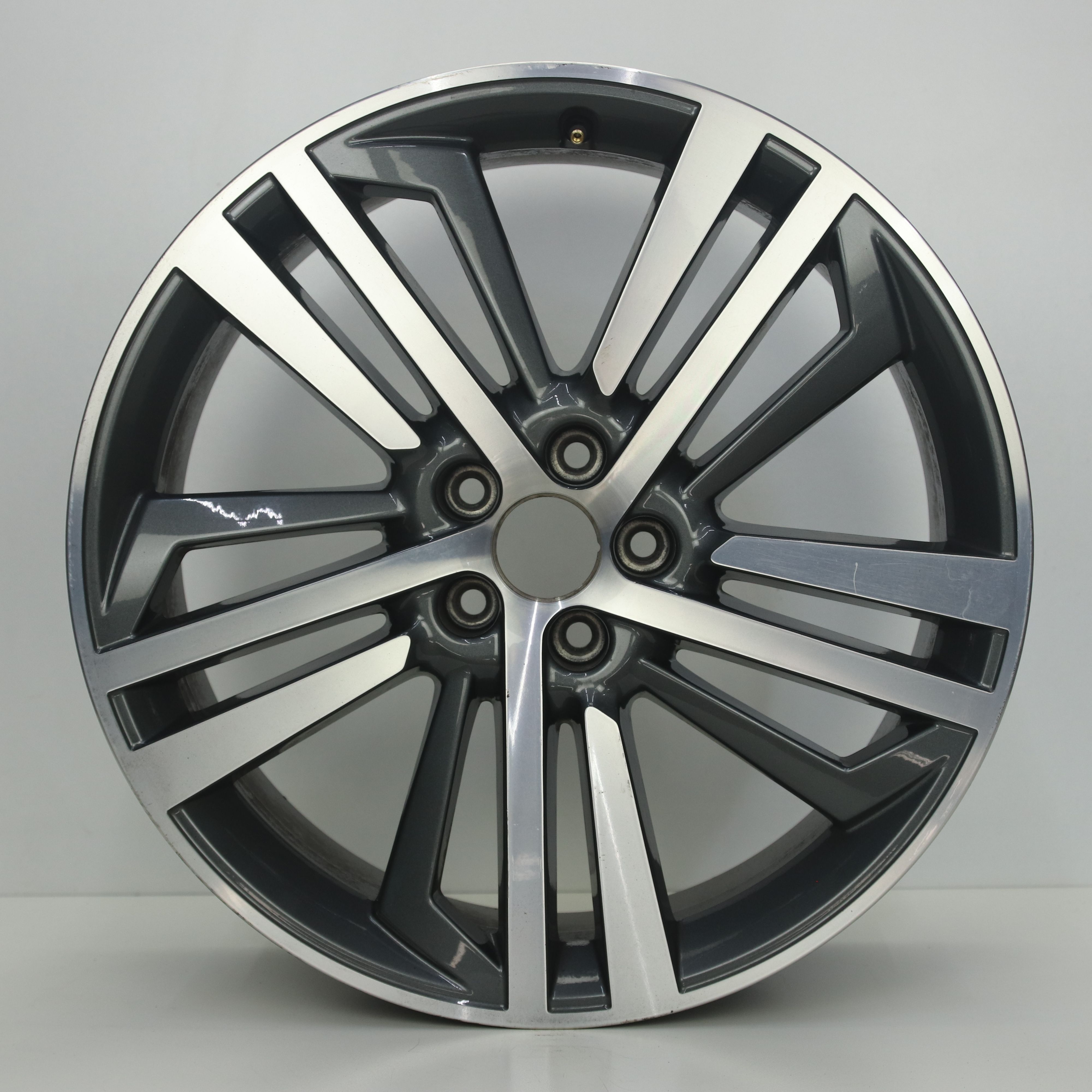OS1007912 Originele 20 inch lichtmetalen Audi Q5 velgen 8.00X20 5X112 ET39.0 NB66.60 Antraciet Gepolijst