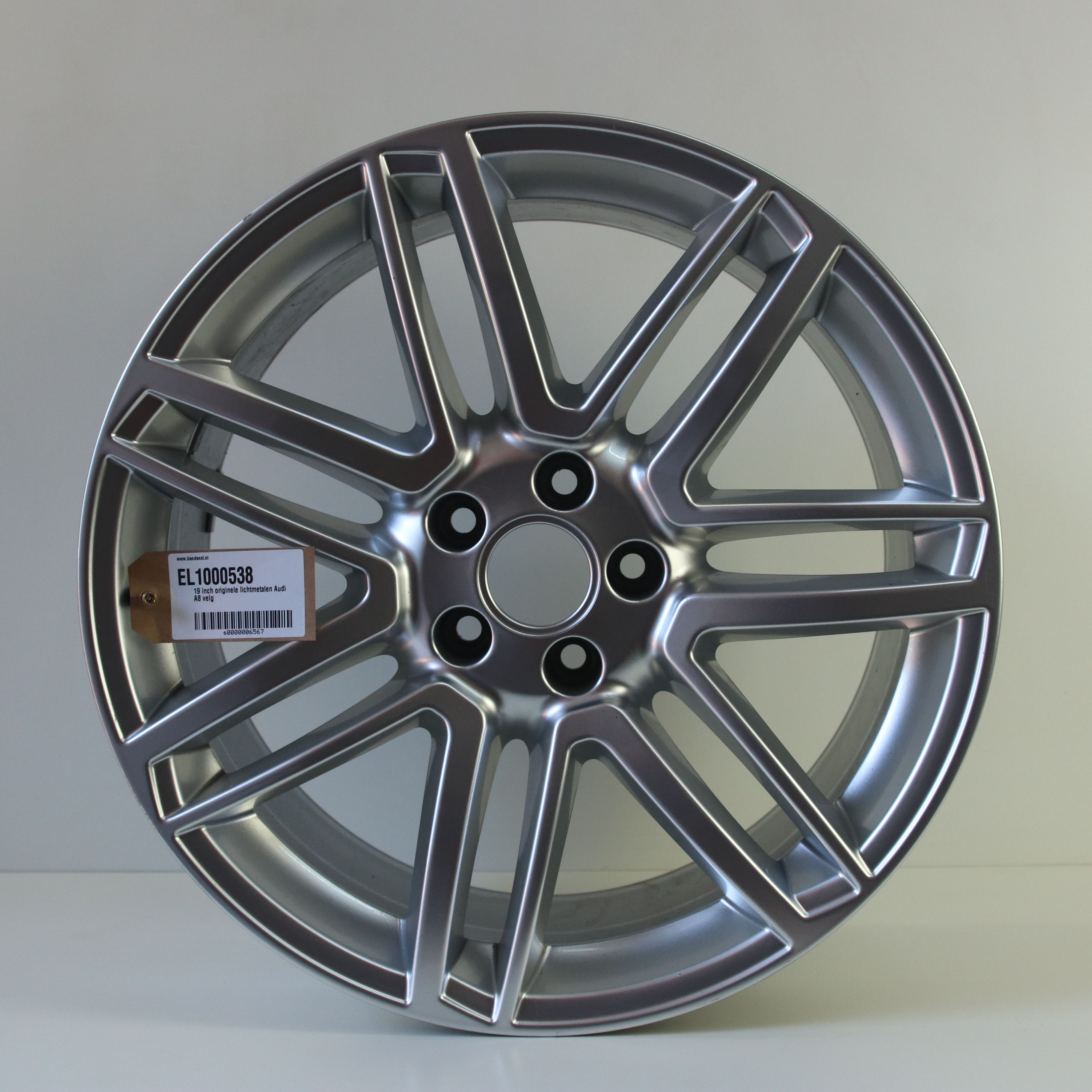 EL1000538 19 inch originele lichtmetalen Audi A8 velg 9.00X19 5X112 ET32.0 NB66.50 Zilver