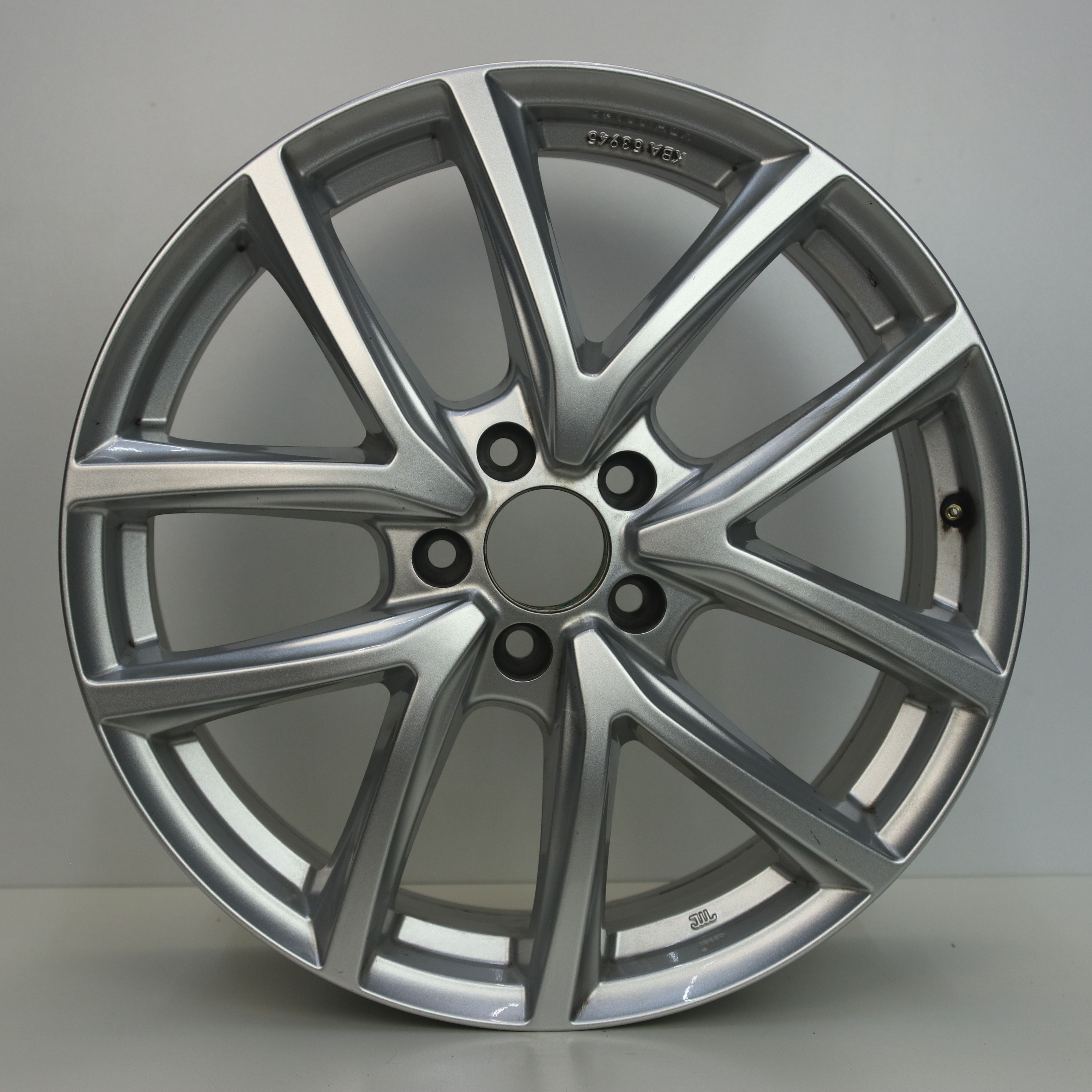 OS1006907 Set 18 inch lichtmetalen Monaco velgen 7.50X18 5X108 ET45.0 NB70.00 Zilver