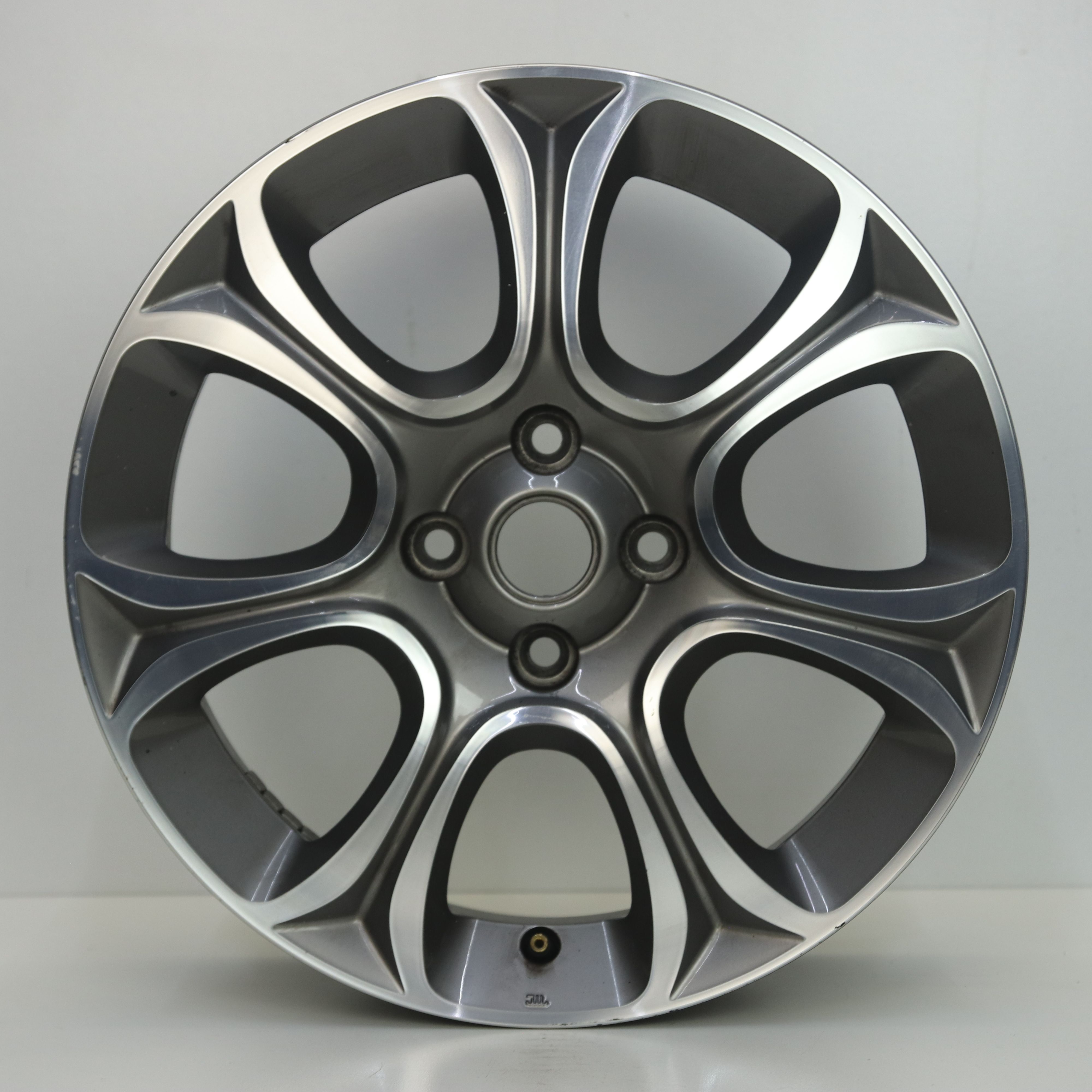 OS1007379 Originele 16 inch lichtmetalen Fiat Punto Evo velgen 6.00X16 4X100 ET45.0 NB56.60 Antraciet gepolijst