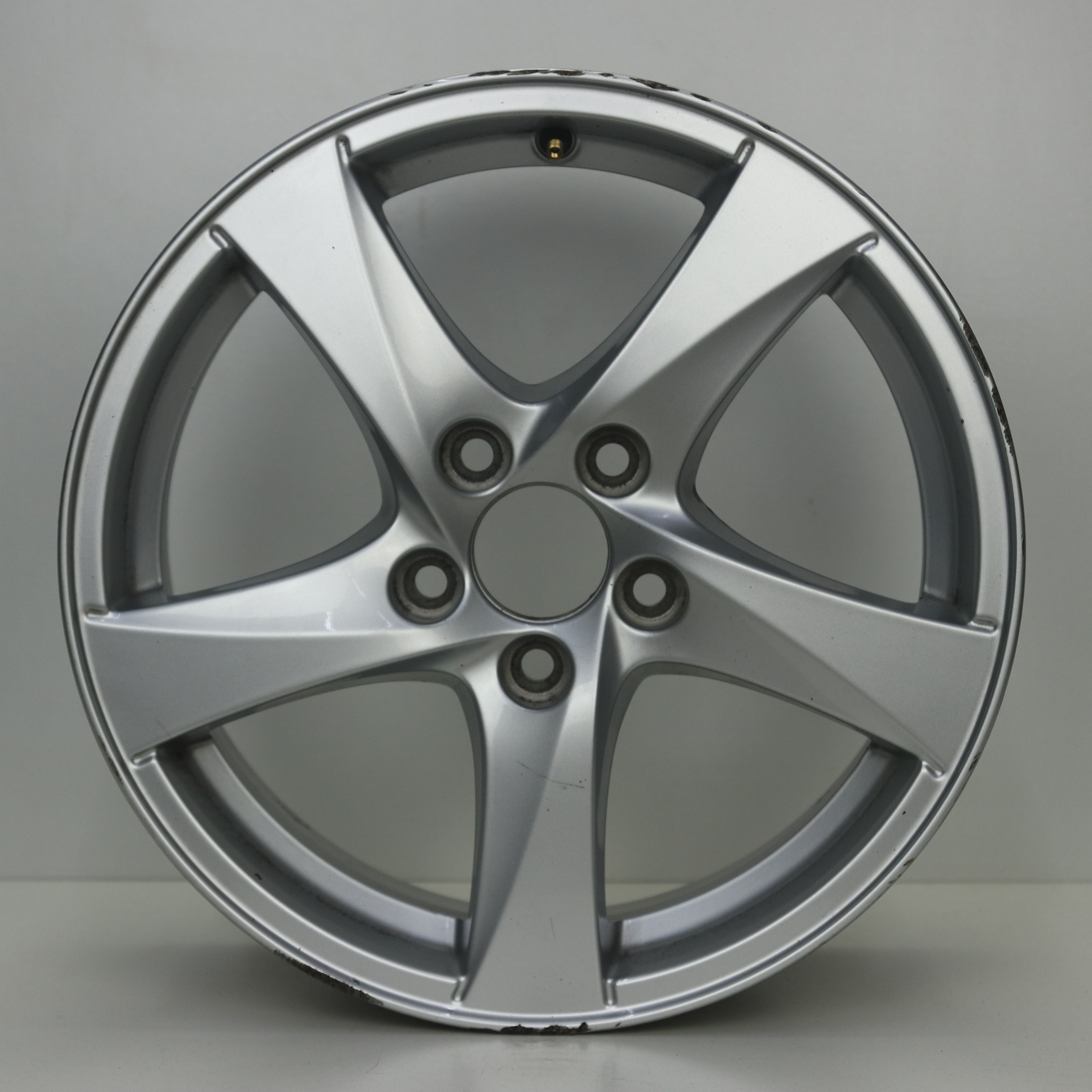 OS1007708 Originele 16 inch lichtmetalen Volvo V60 velgen 7.00X16 5X108 ET50.0 NB63.40 Zilver